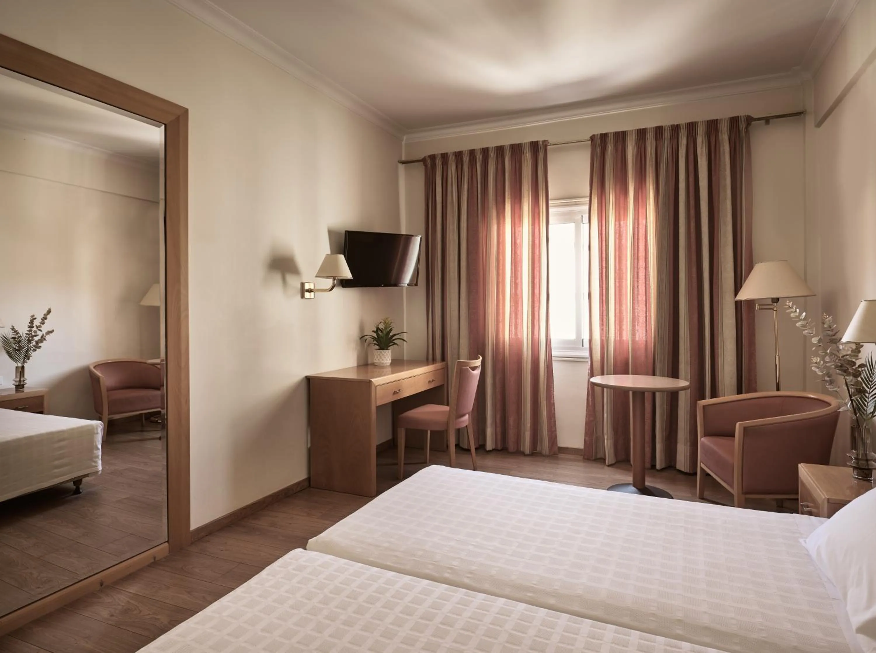  Classic double or twin with window CityView in Strada Marina Hotel