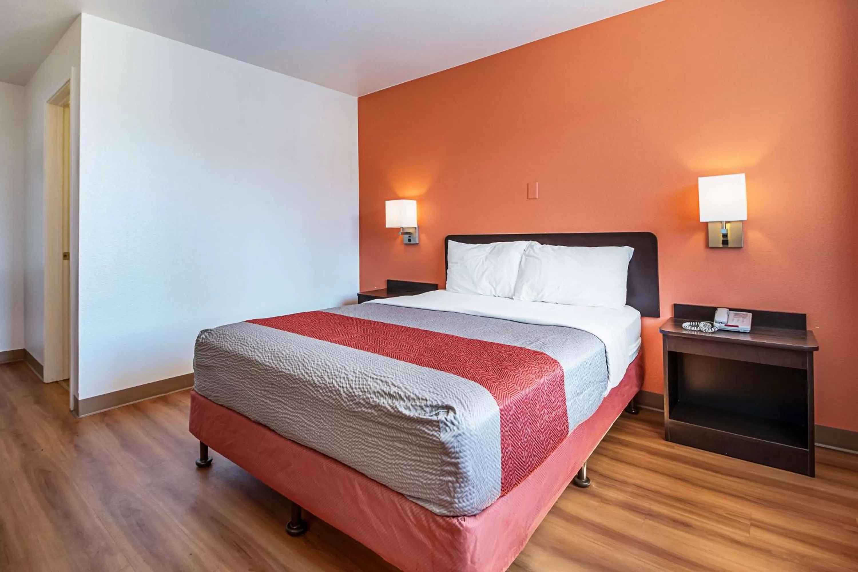 Double Room - Disability Access - Roll In Shower in Motel 6-Corpus Christi, TX - Northwest