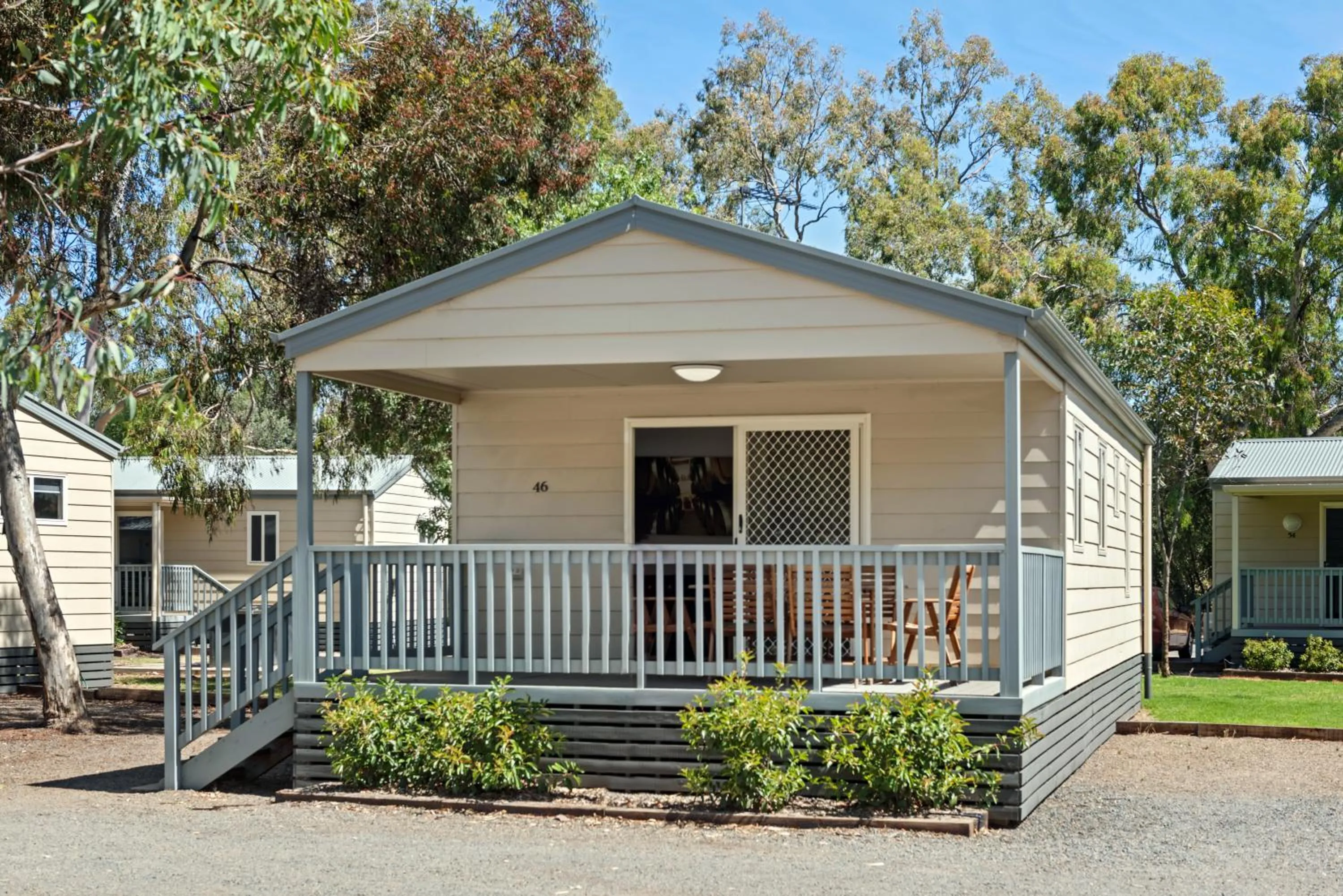 Deluxe 2 Bedroom Cabin - Sleeps 5 in Discovery Parks - Barossa Valley