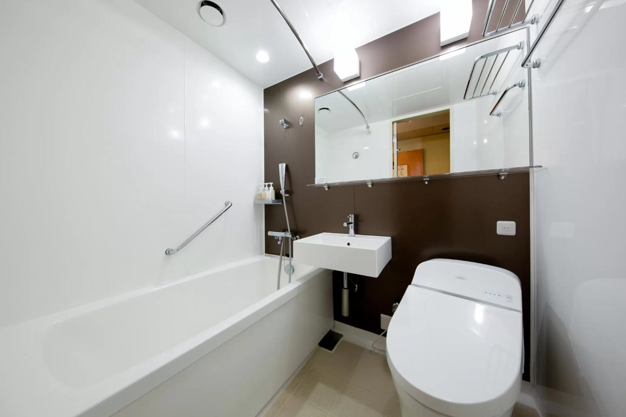 Twin Room with Extra Bed - Non-Smoking in Hotel Nagoya Garden Palace