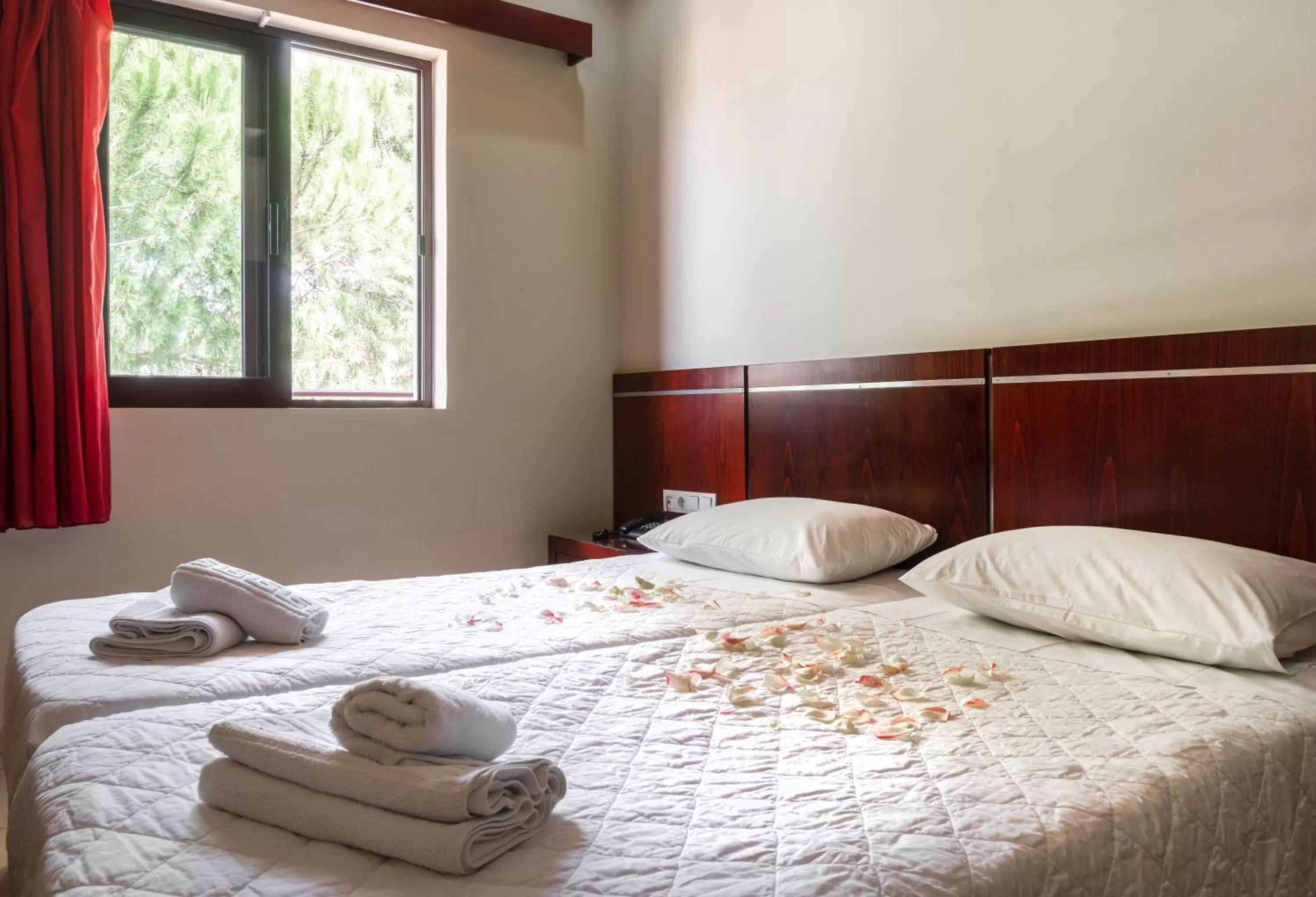 Comfort Quadruple Room in Canadian Hotel