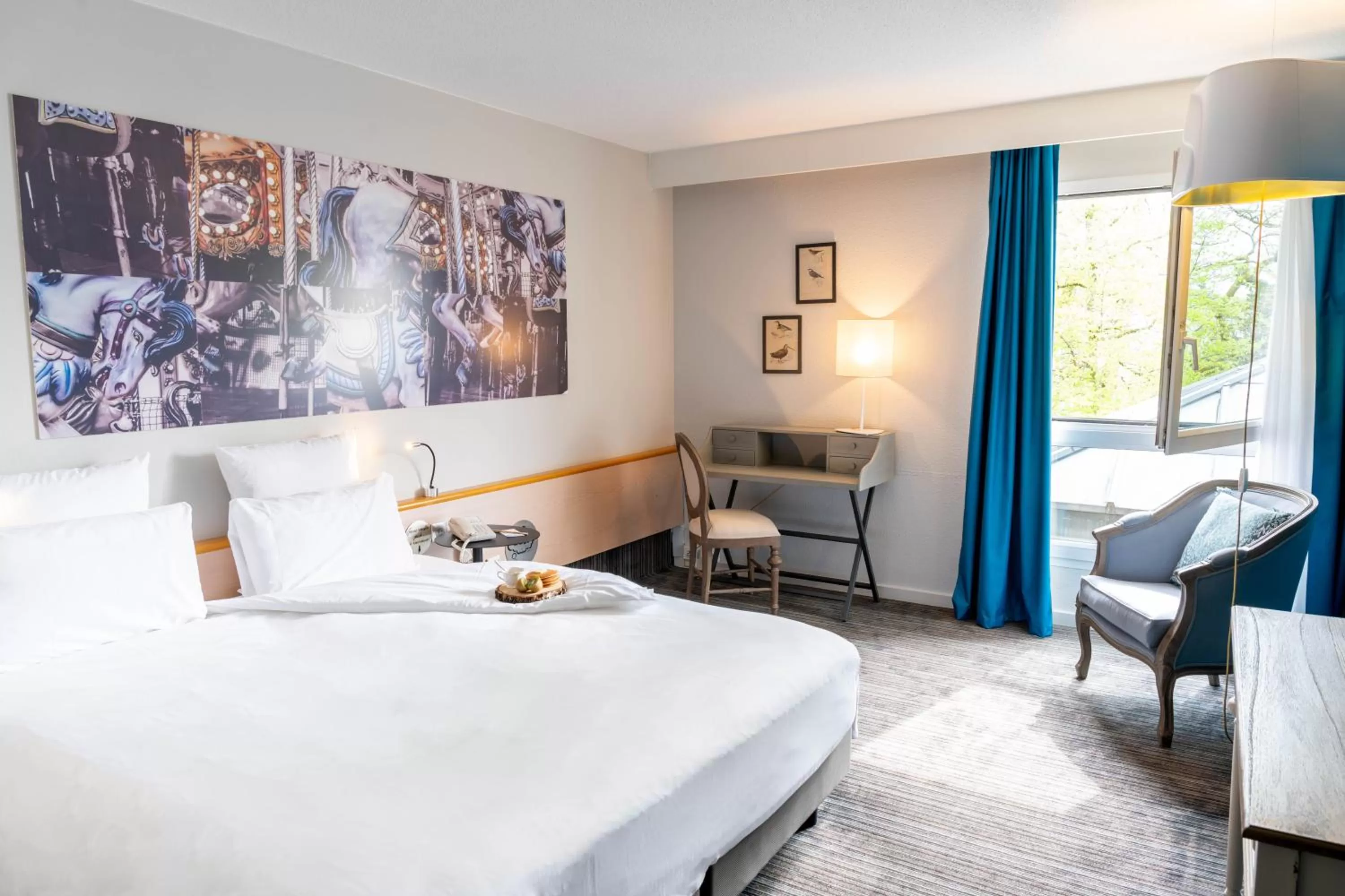 Classic Twin Room in Mercure Château de Fontainebleau