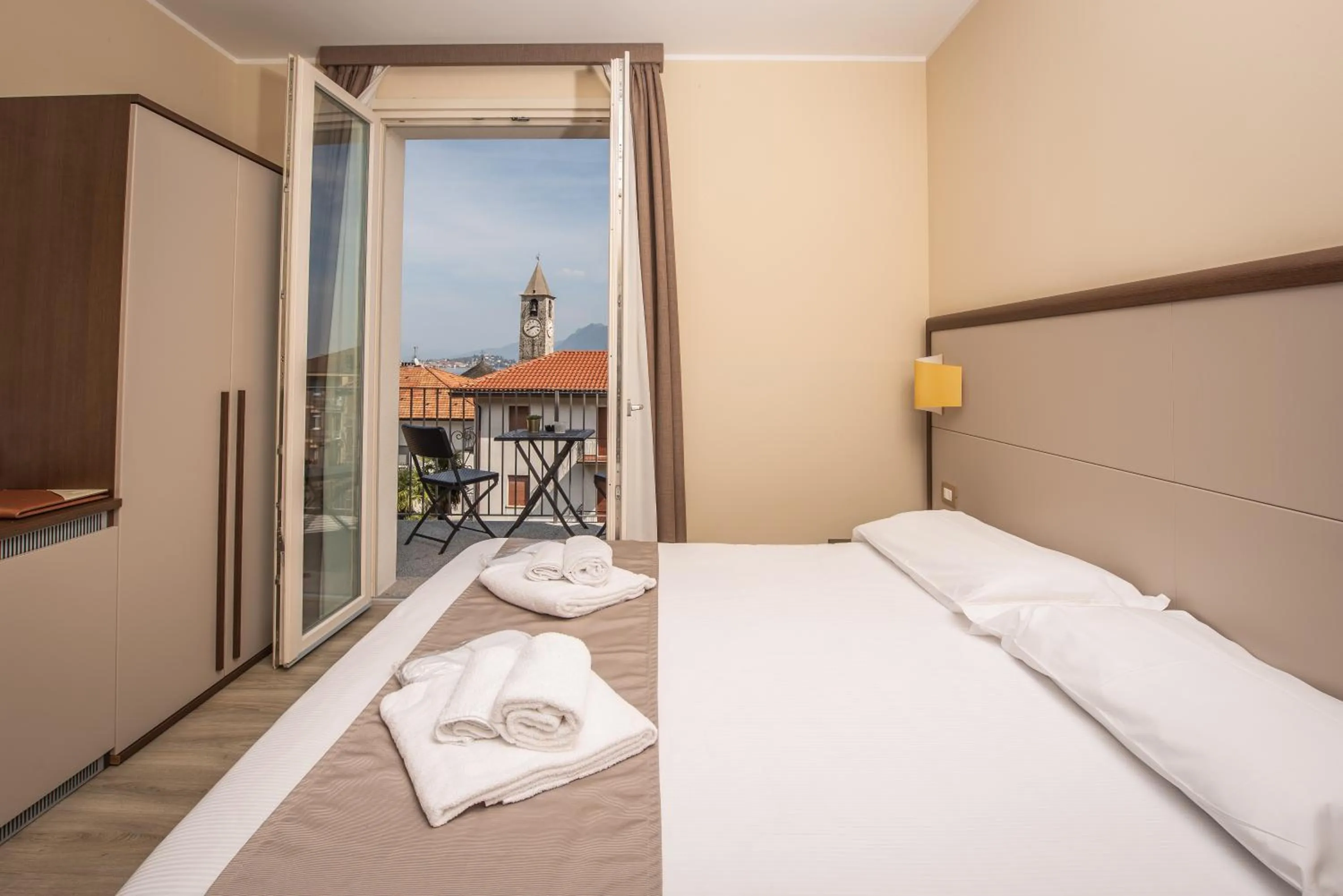 Deluxe Double Room with Balcony in Hotel Rosa