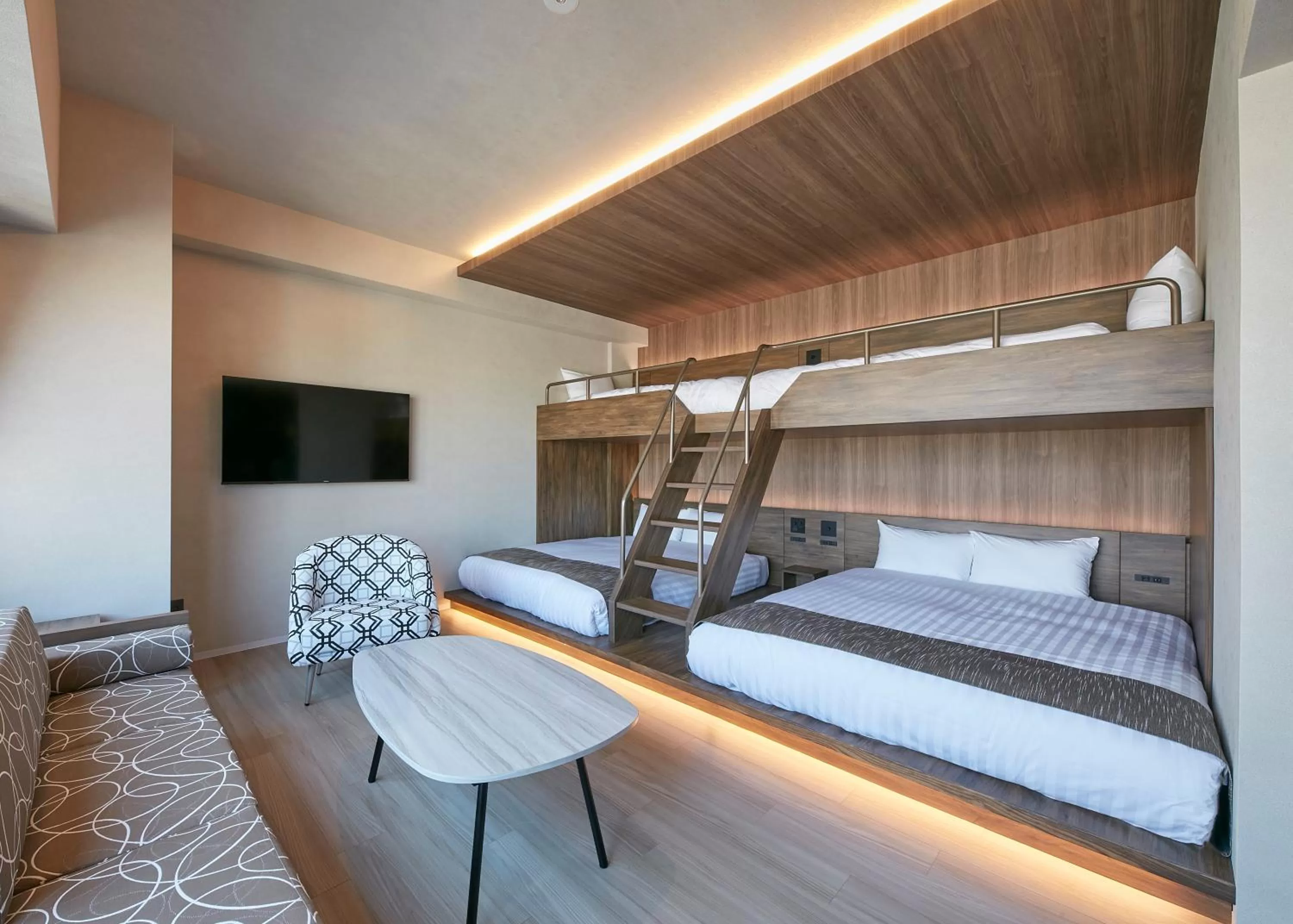 Deluxe Studio in fav KUMAMOTO