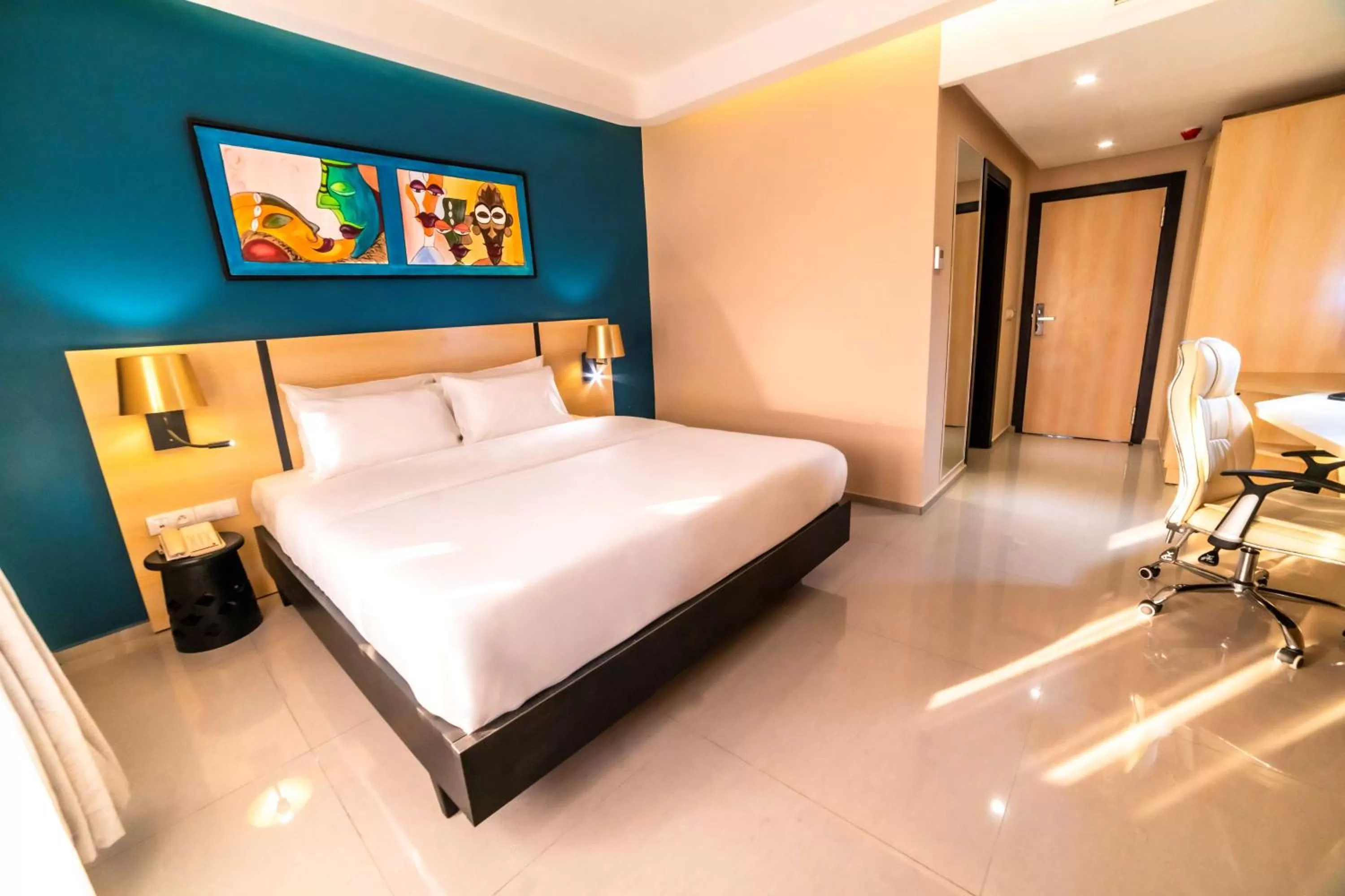 King Room with City View - Non-Smoking in Best Western Plus Soaho Douala Airport