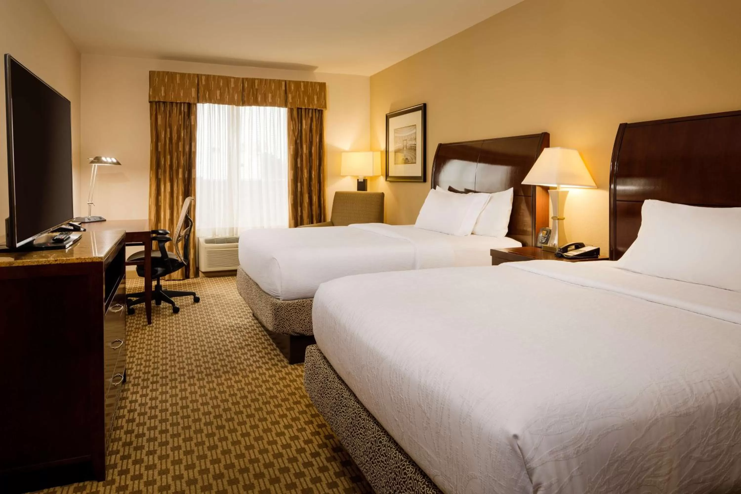 Queen Room with Two Queen Beds in Hilton Garden Inn Cincinnati Blue Ash