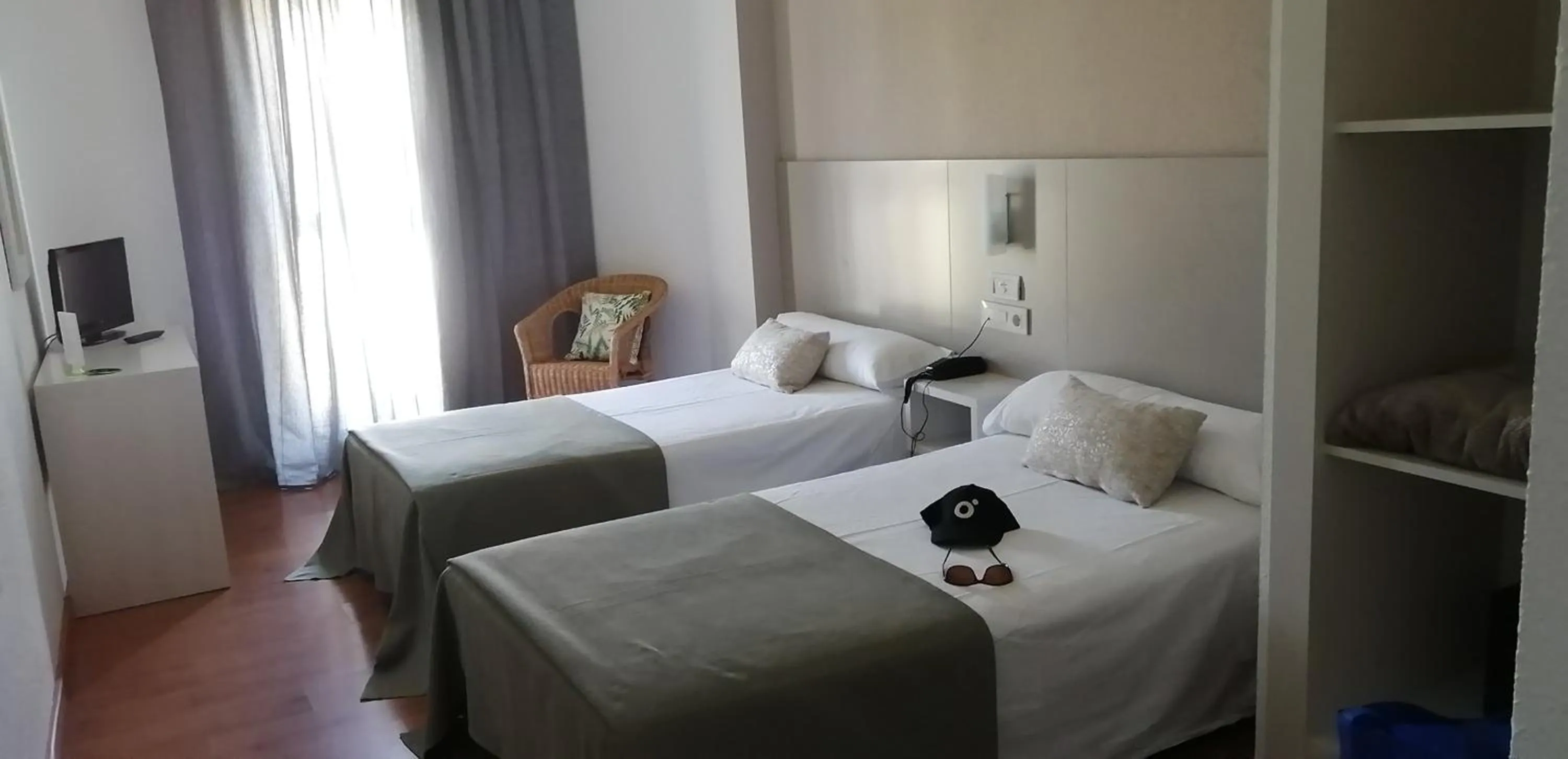 Triple Room in Duerming Villa De Sarria Hotel