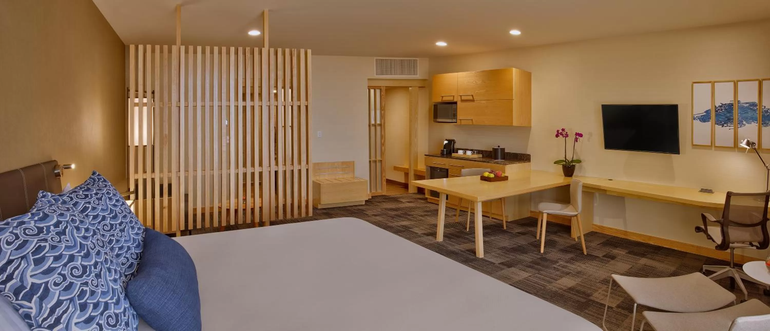 Loft 1 King Bed in Galeria Plaza Irapuato