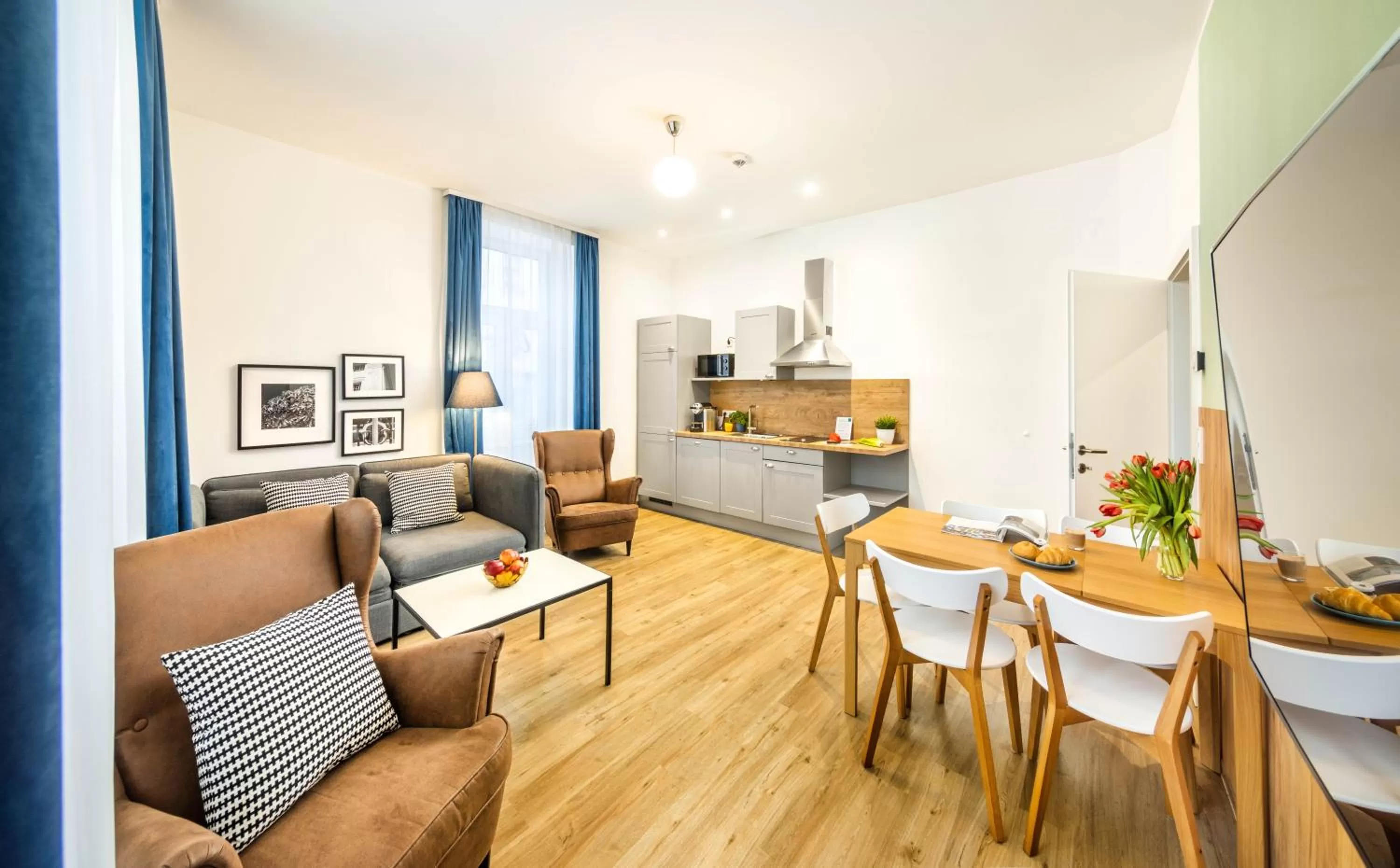 2-Bedroom Suite in Jimmy's Apartments Emerald