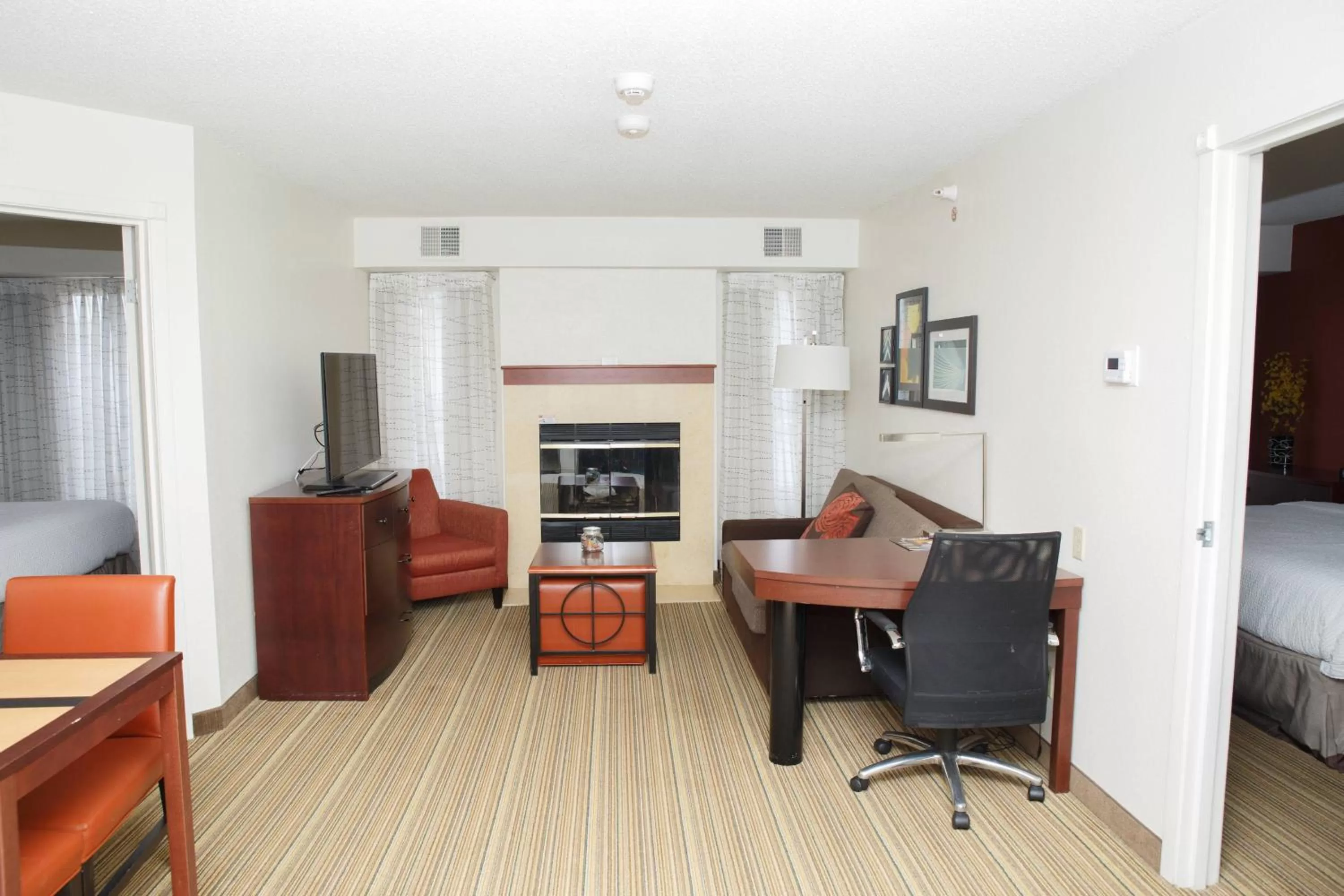 Two-Bedroom Suite in MainStay Suites Appleton Airport - Fox River Mall Area