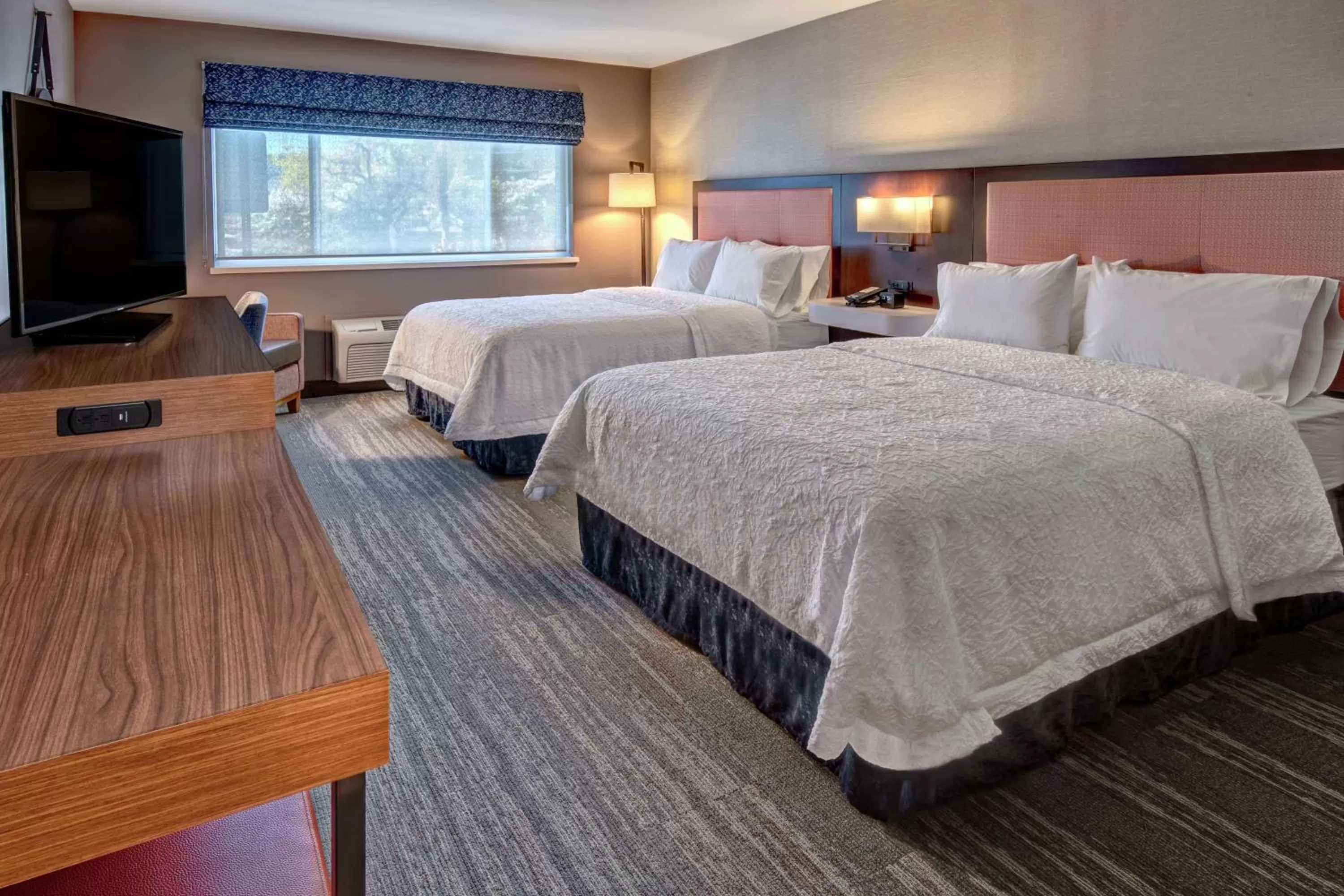 Queen Room with Two Queen Beds - Mobility and Hearing Access/Non-Smoking in Hampton Inn Discovery Kingdom Napa Gateway