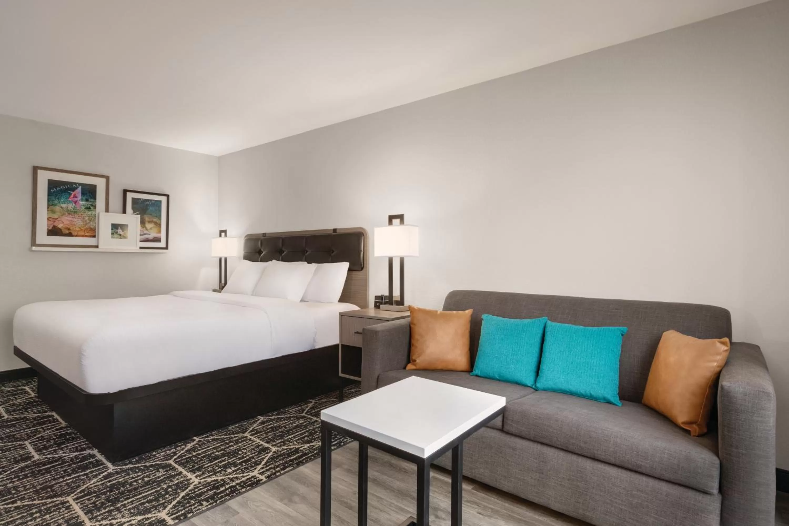 1 King Bed, Deluxe Room, Lower Floor, Non-Smoking in La Quinta Inn & Suites by Wyndham Dothan