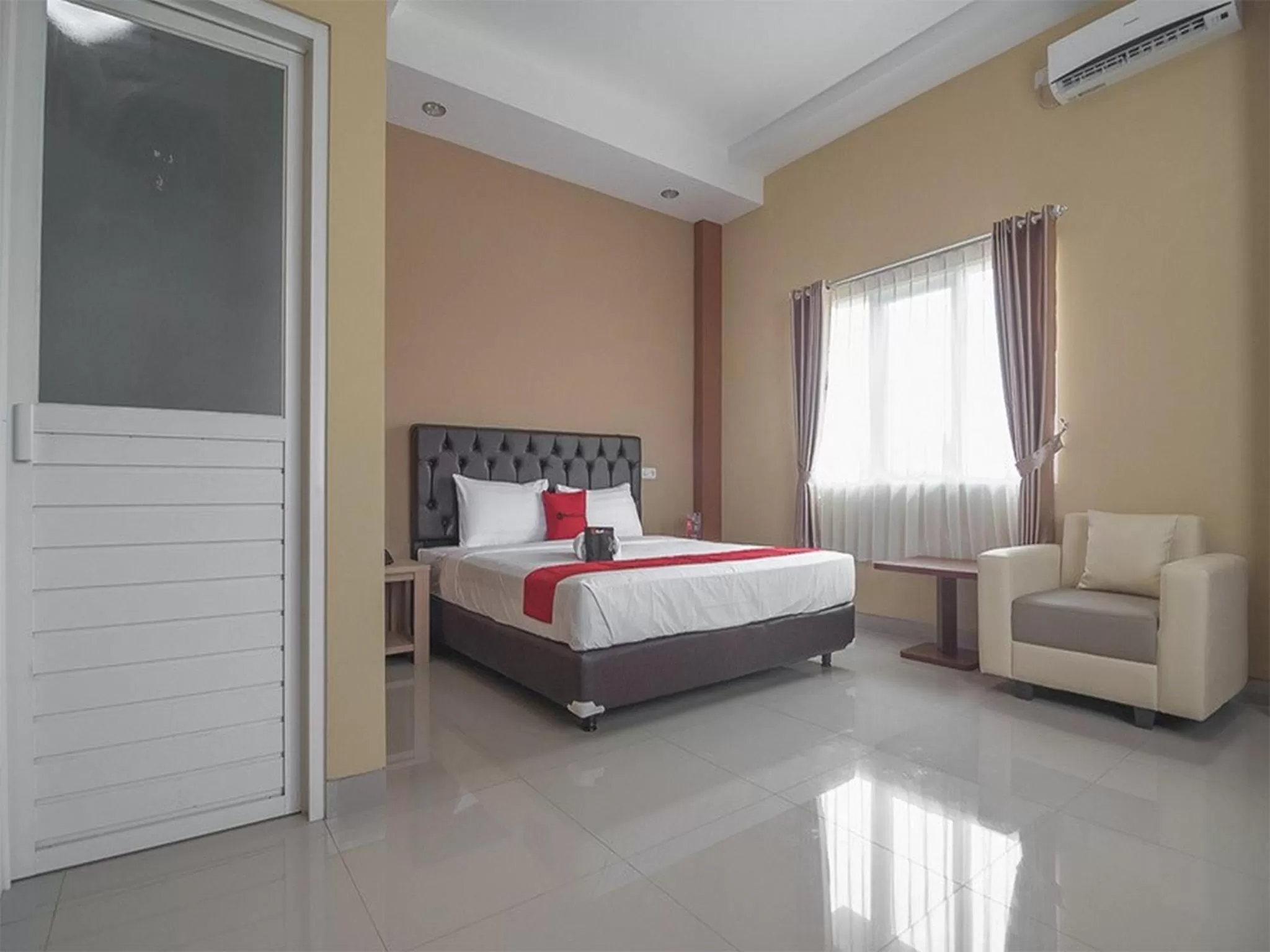 Suite in RedDoorz near Islamic Center Samarinda