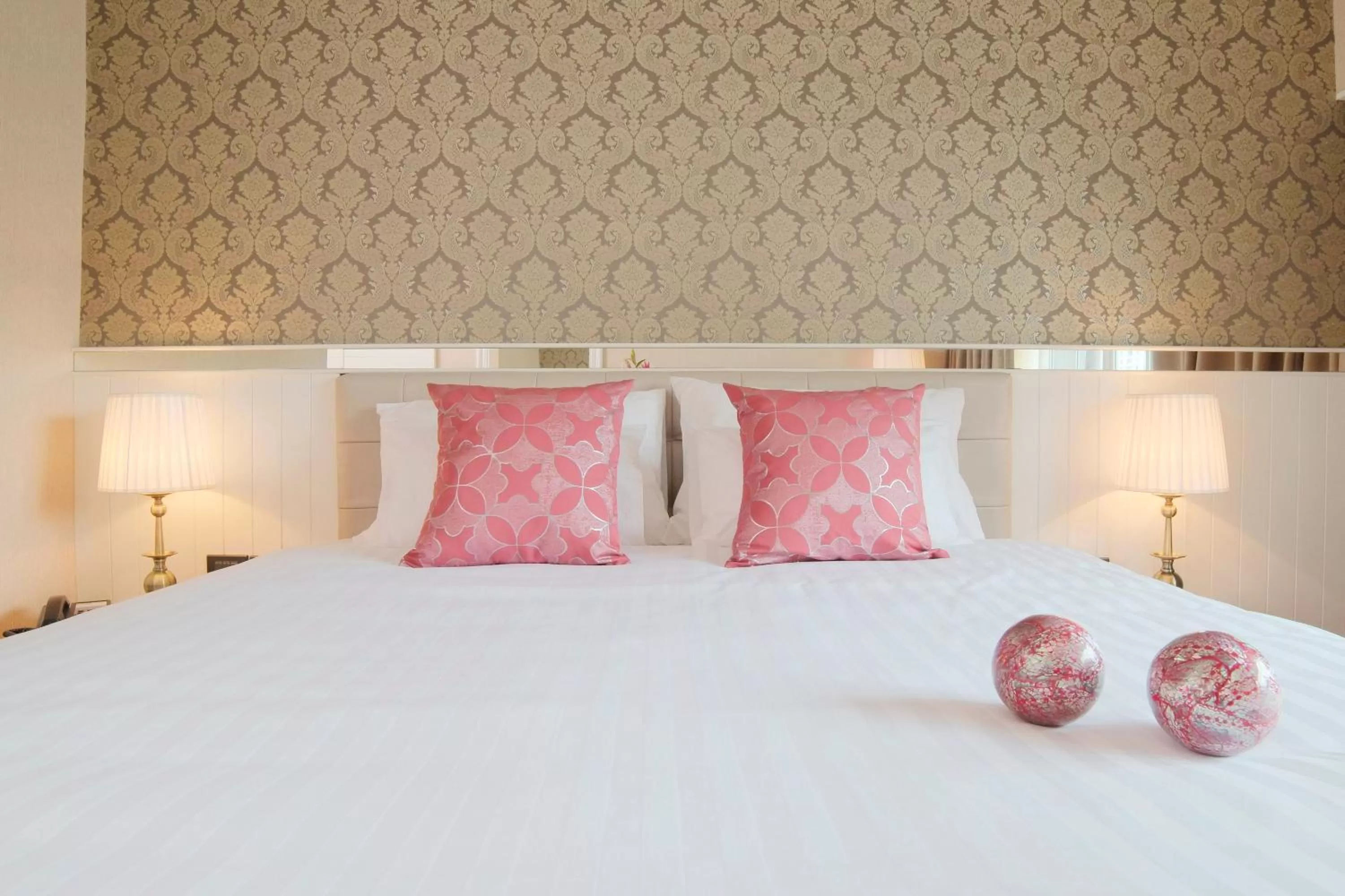 Superior King Room in The Raya Surawong Bangkok