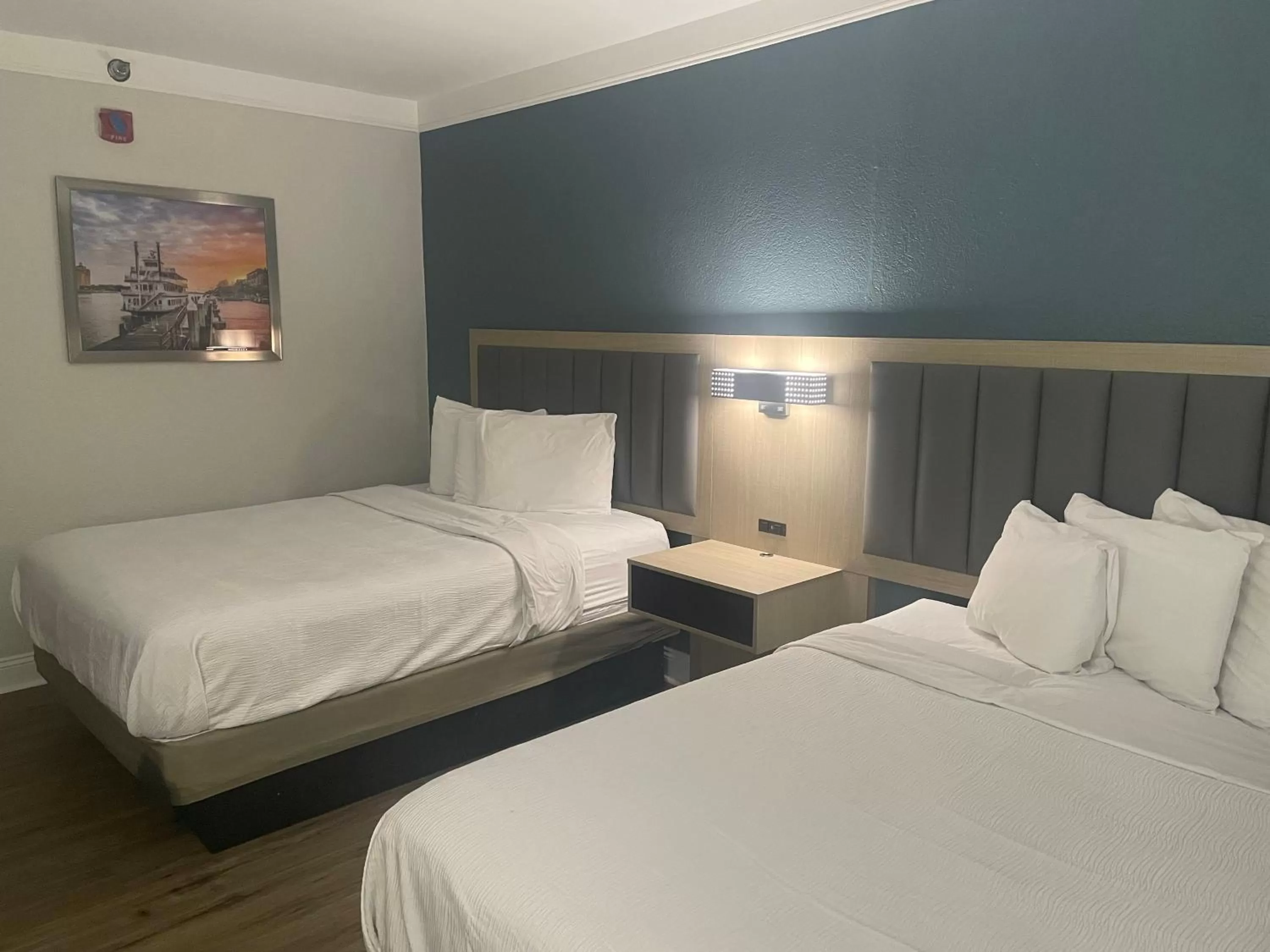 Deluxe Queen Room with Two Queen Beds - Disability Access - Non-Smoking in Wingate by Wyndham Savannah Gateway