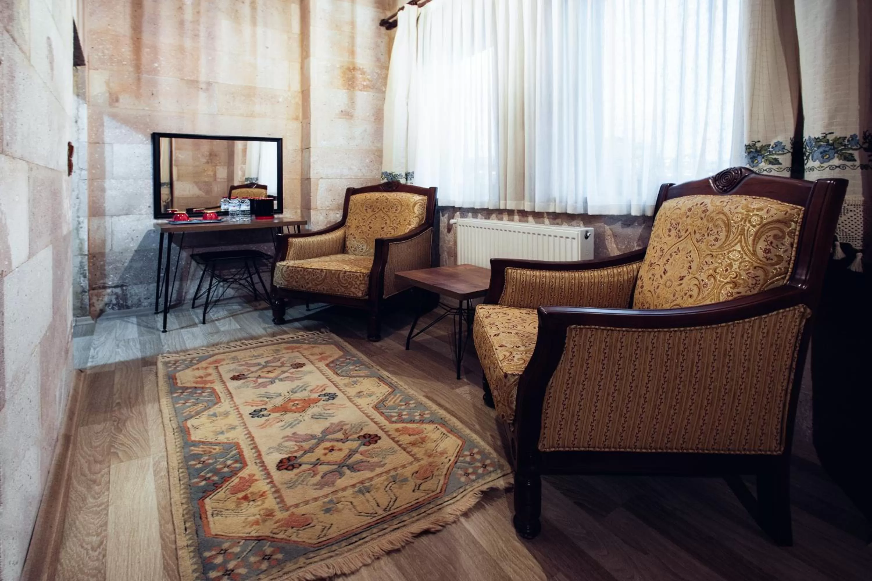 Deluxe Double Room with Balcony in Azalea Terrace Cave Hotel