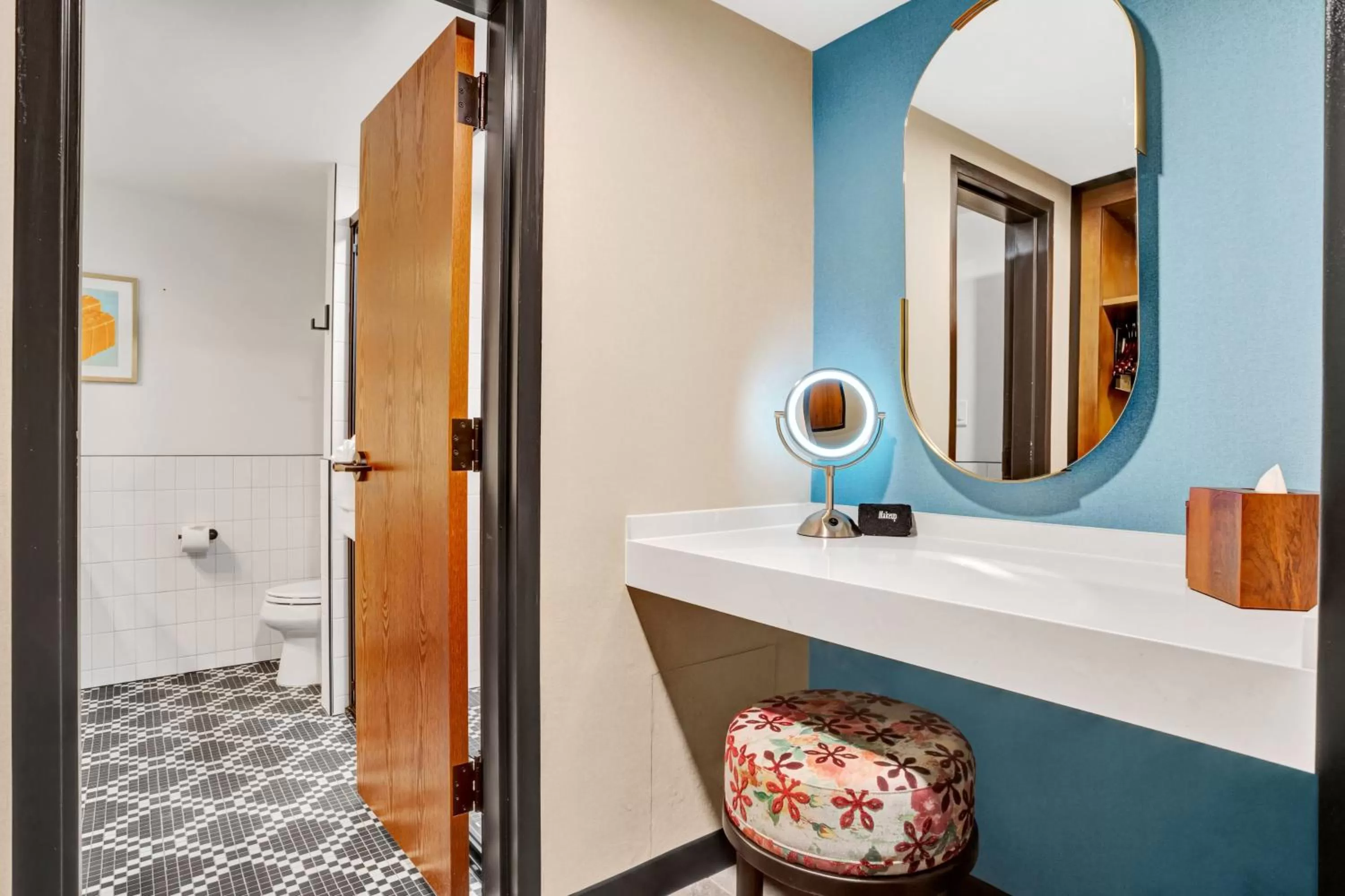 Premium Corner King Room - Communications Accessible in Hotel Indigo - Minneapolis Downtown by IHG