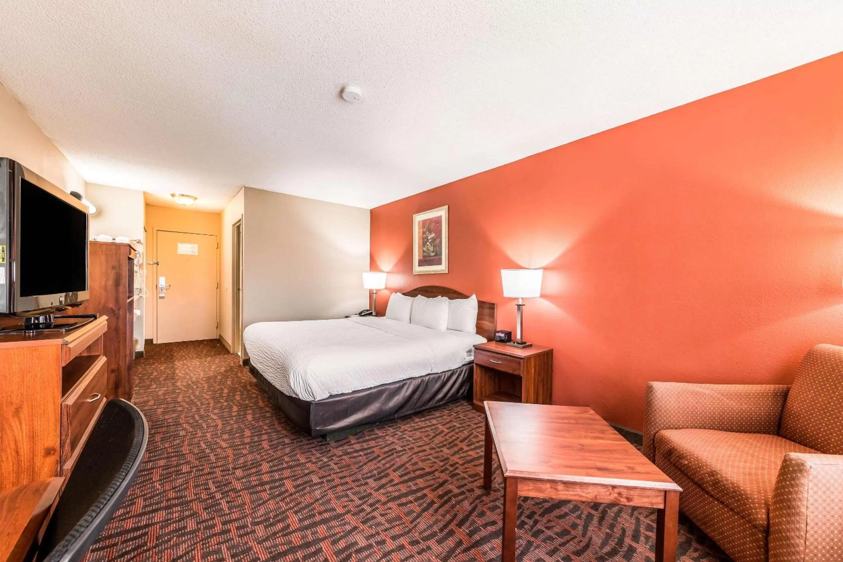 King Room - Accessible/Smoking in Lake Norman Inn and Suites