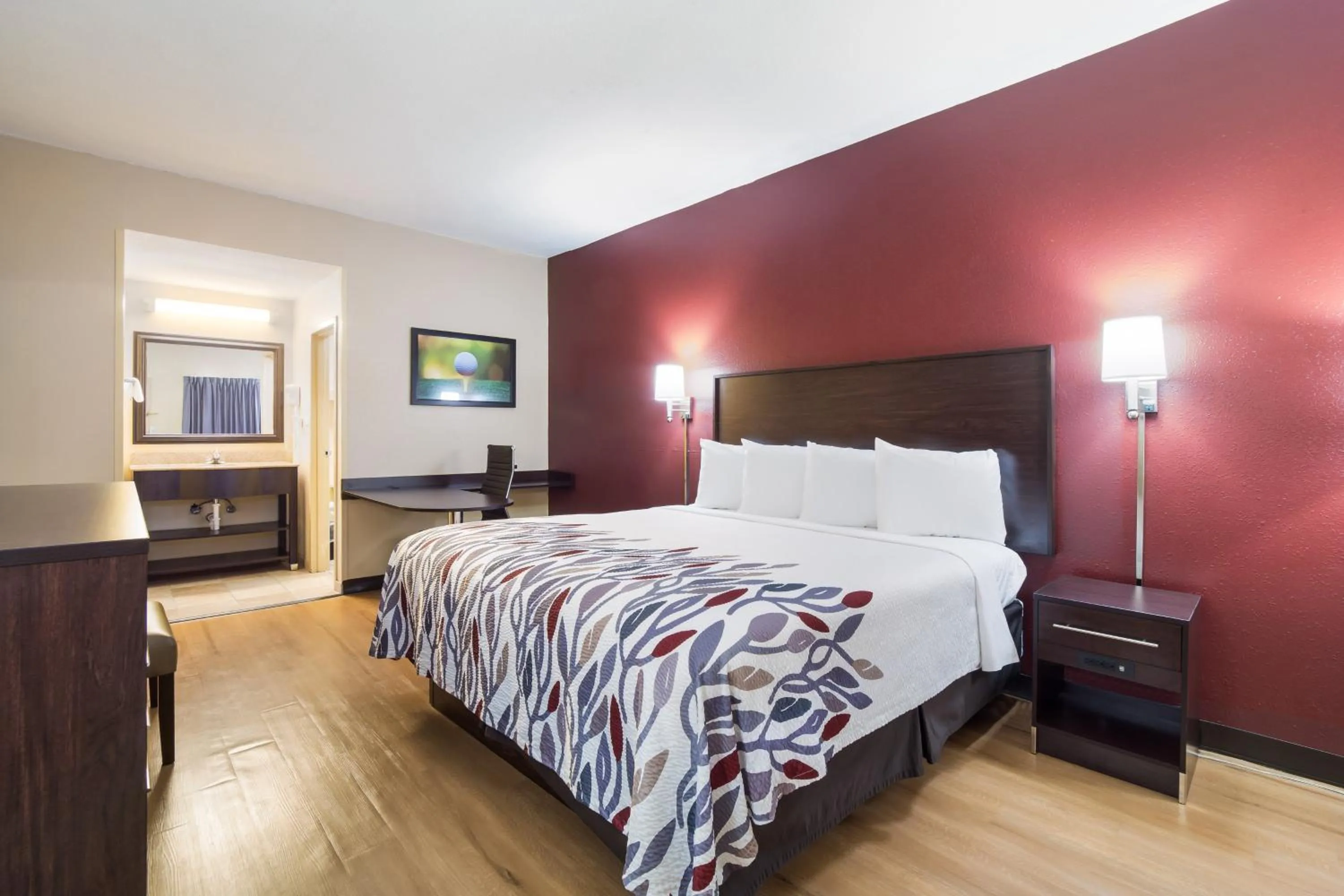 Superior King Room Non-Smoking in Red Roof Inn Augusta – Washington Road