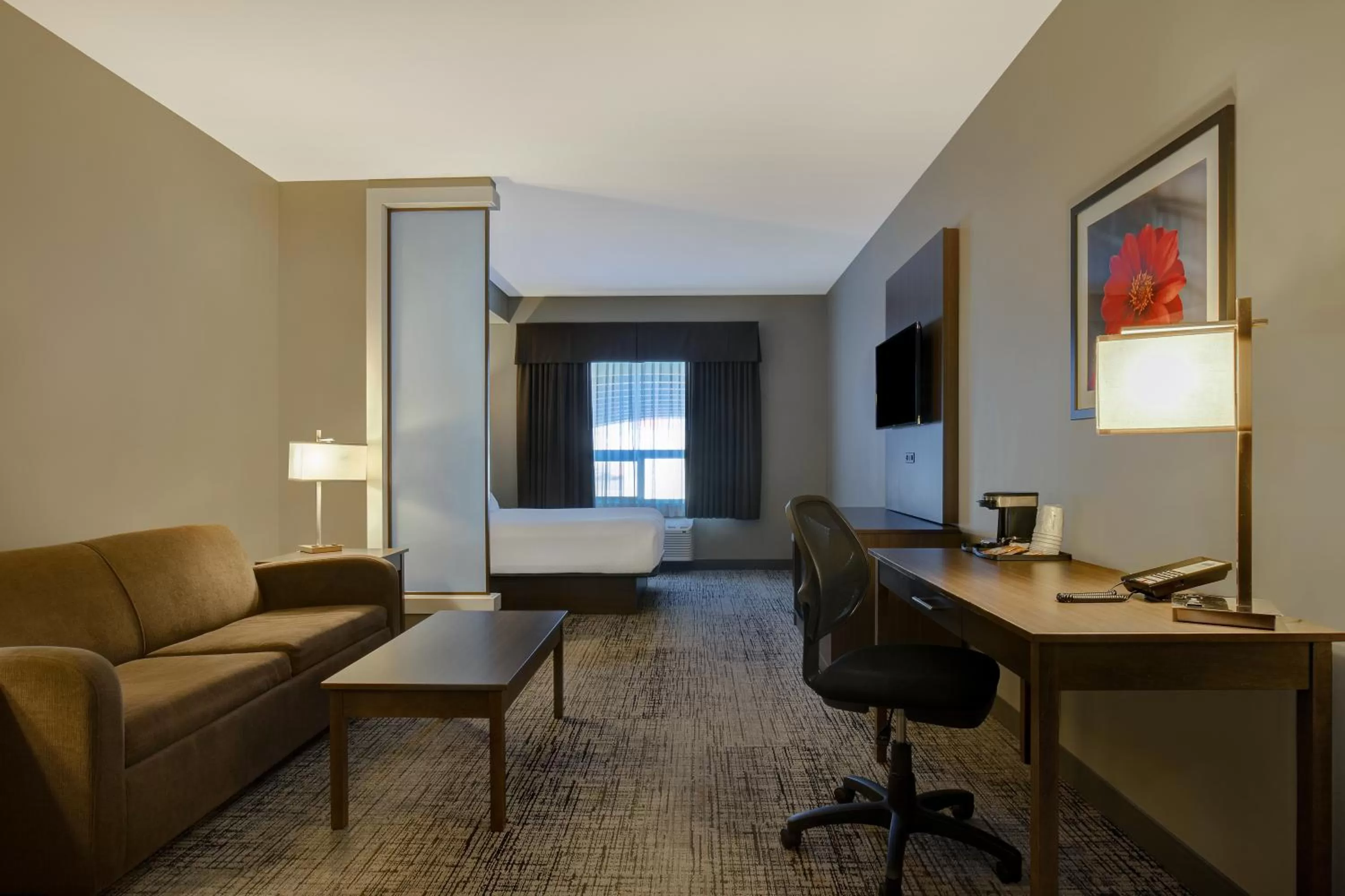 Junior Suite - Non-Smoking in Days Inn & Suites by Wyndham Warman