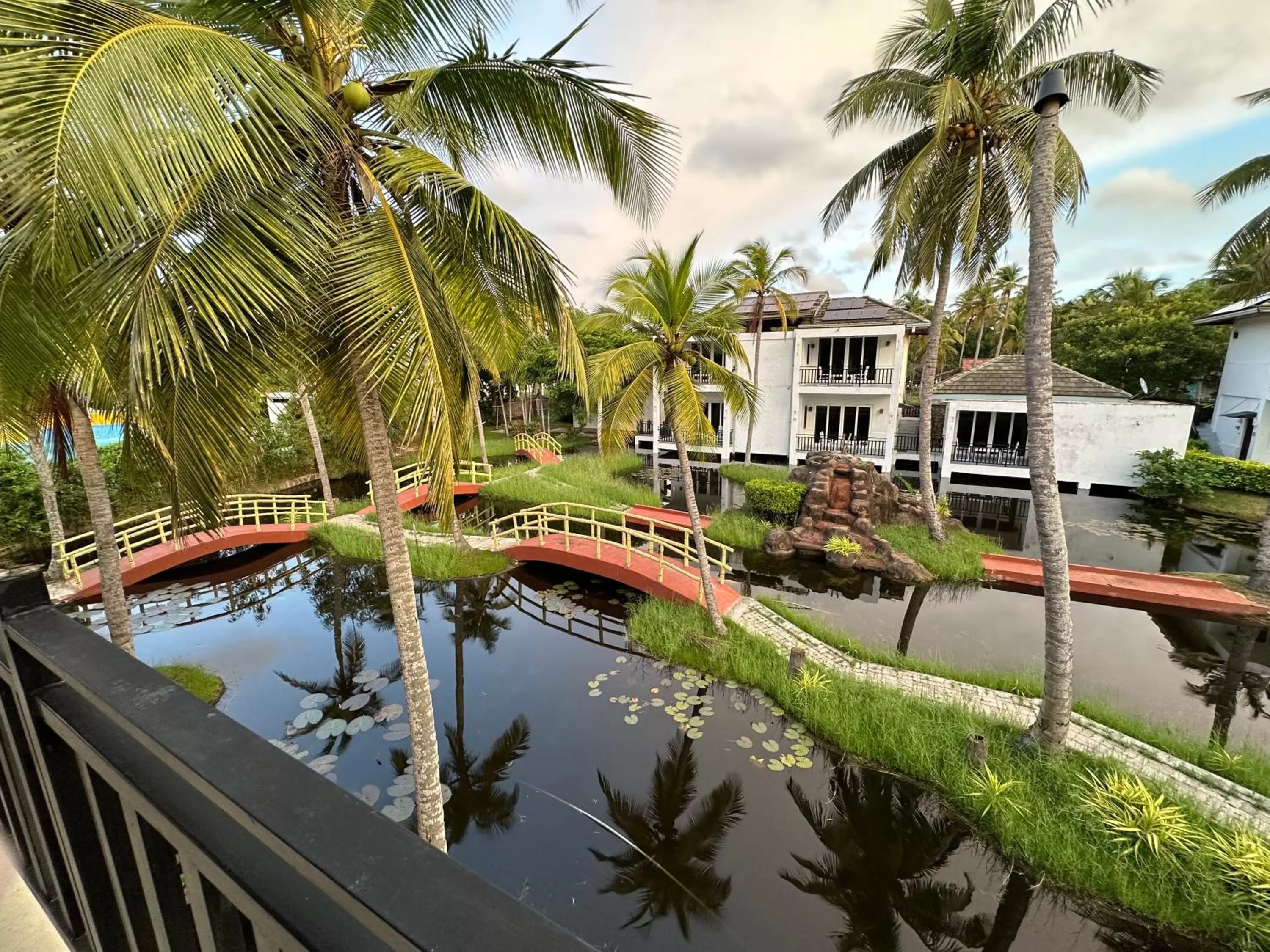 Superior Twin Room in Amaluna Resorts