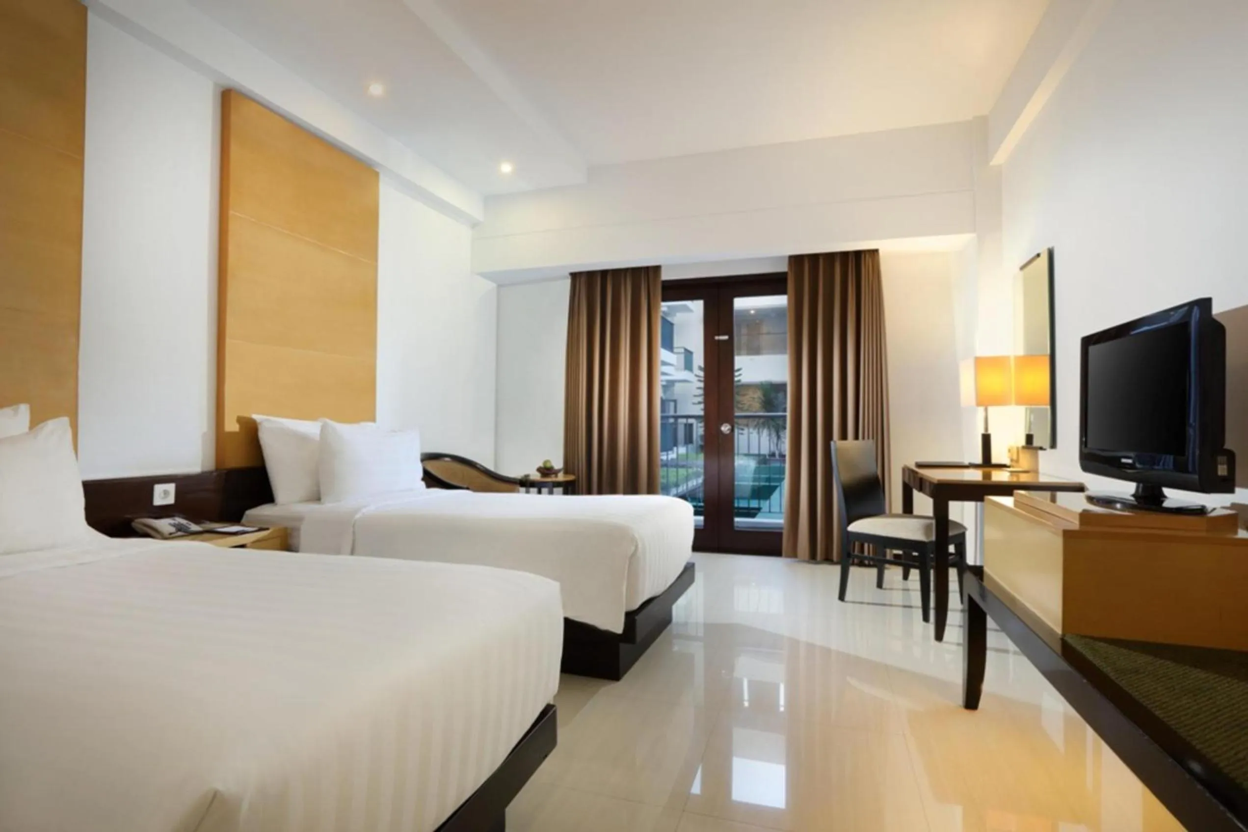 Deluxe Twin Room in Hotel Santika Premiere Malang