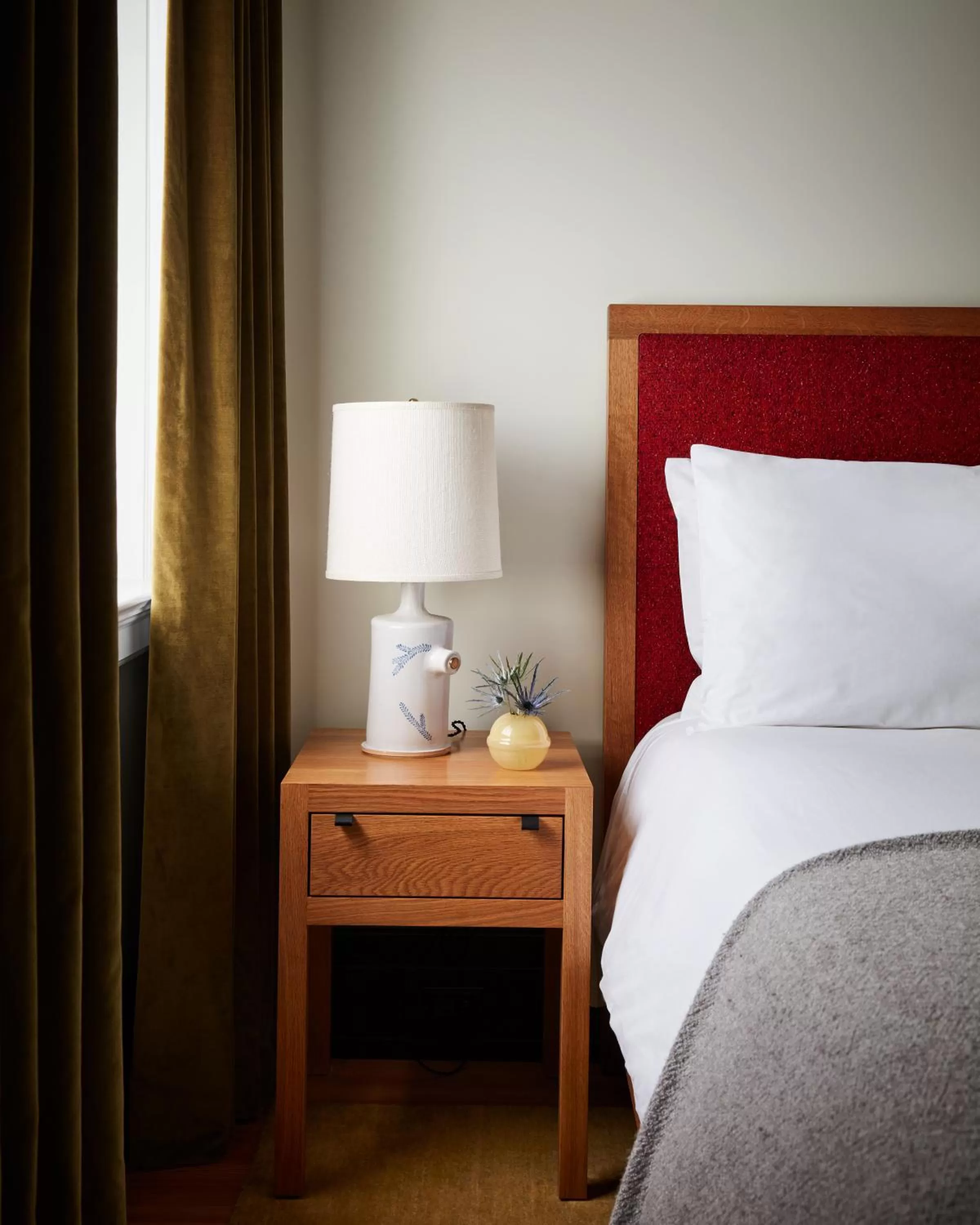 Studio Queen in Nine Orchard