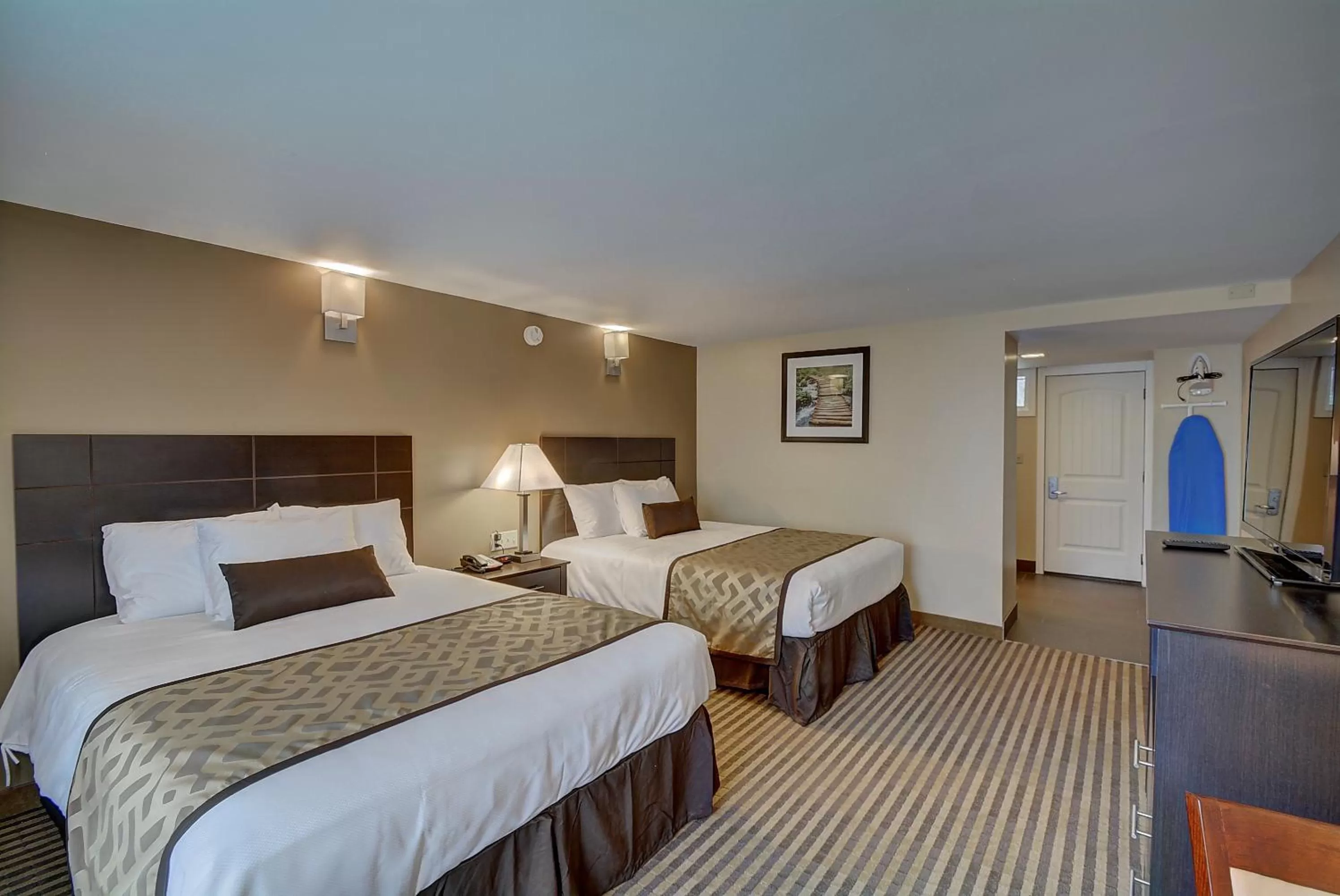 Queen Room with Two Queen Beds in The Putney Inn