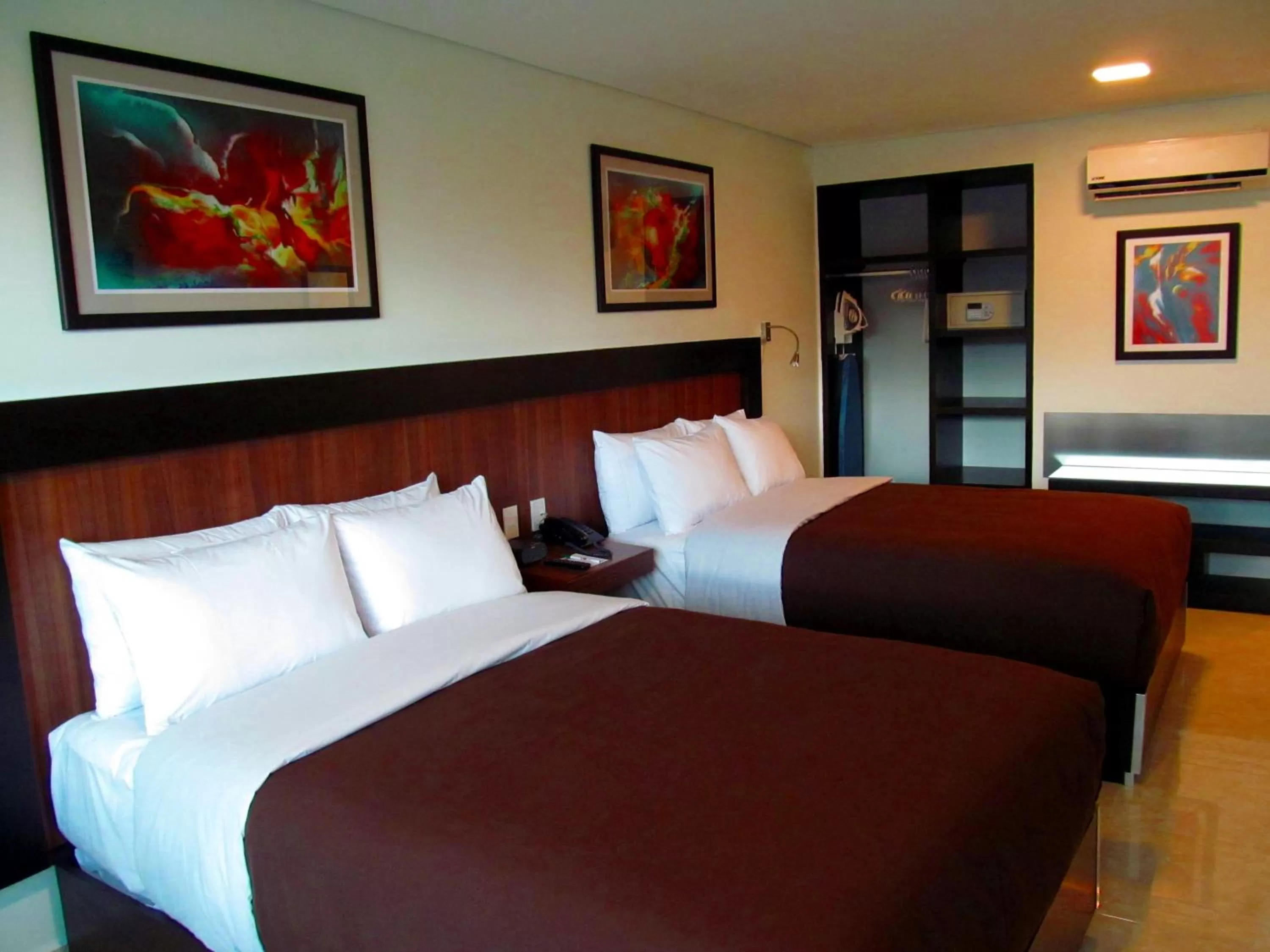Deluxe Double Room in Hotel & Suites PF