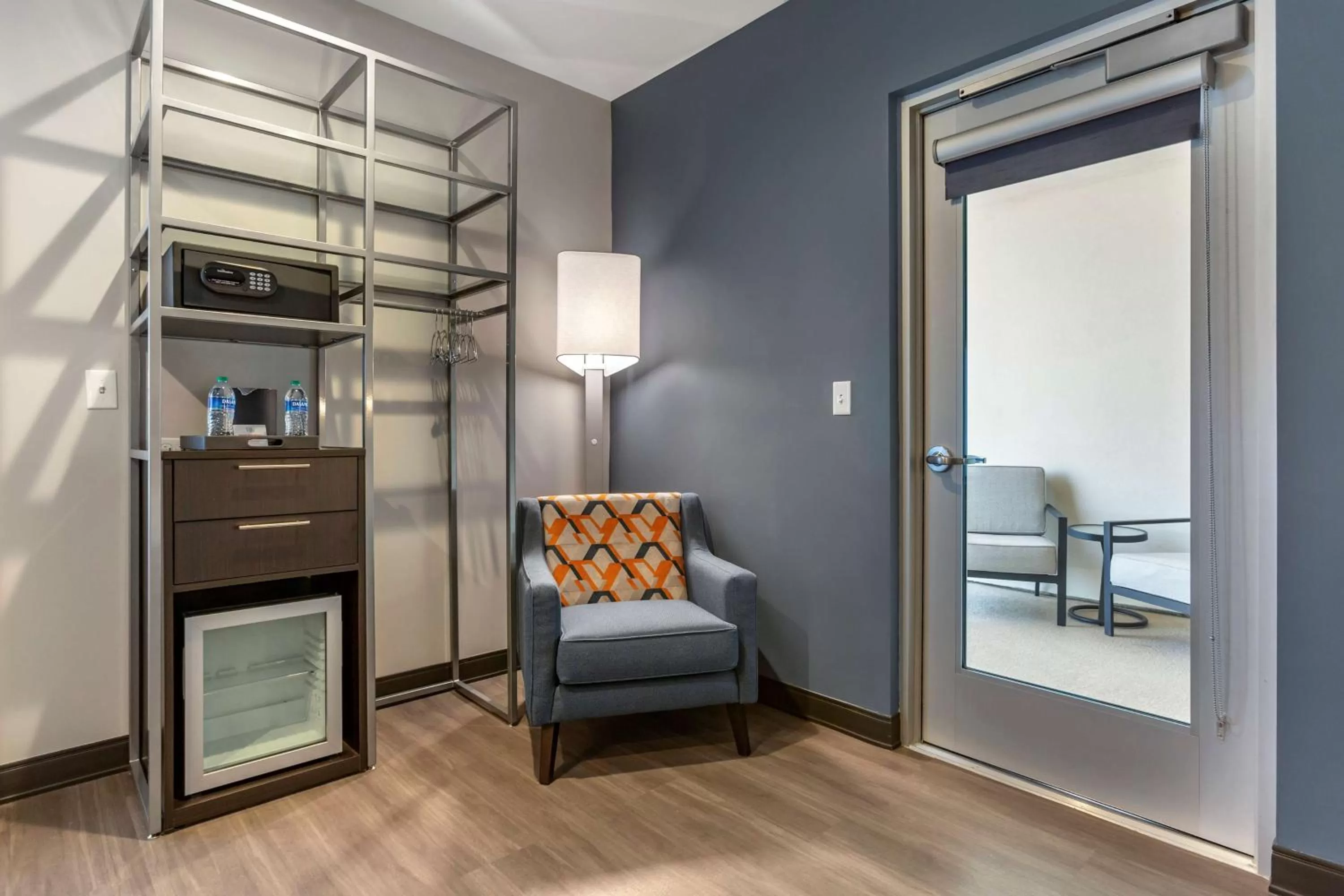 Large King Room with Rain Shower - Non-Smoking in Vīb Hotel by Best Western Phoenix - Tempe