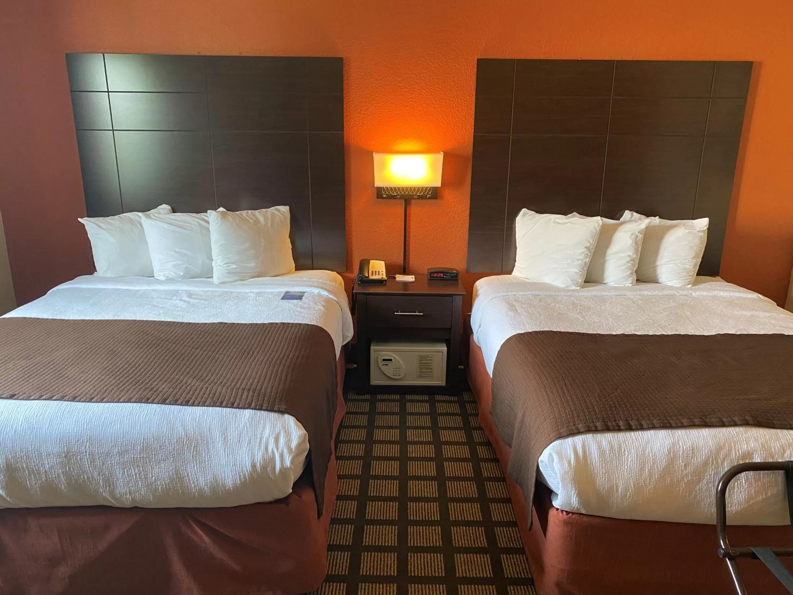 Business Queen Room - Non-Smoking in Baymont by Wyndham Lakeville