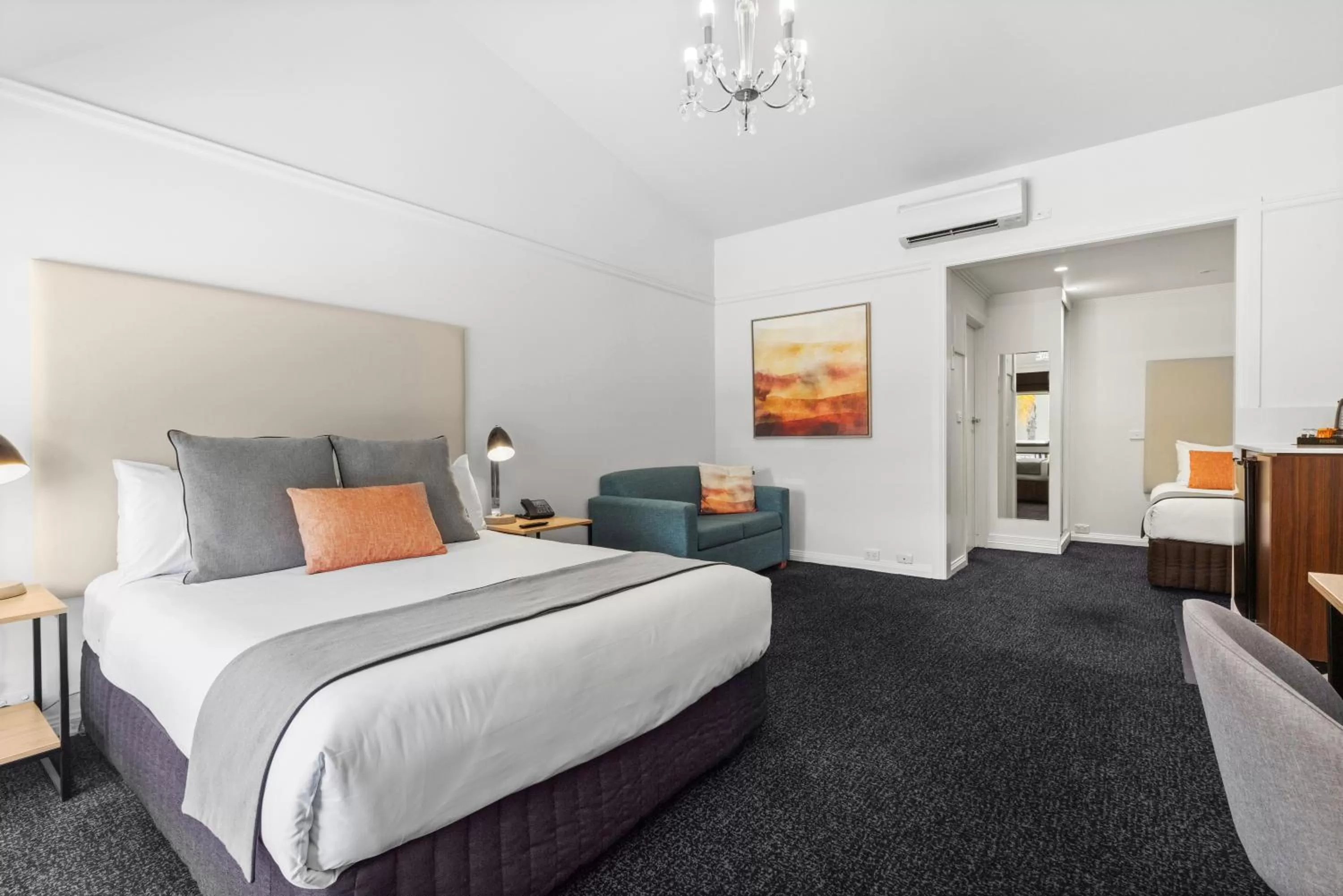 Deluxe Triple Room in All Seasons Resort Hotel Bendigo