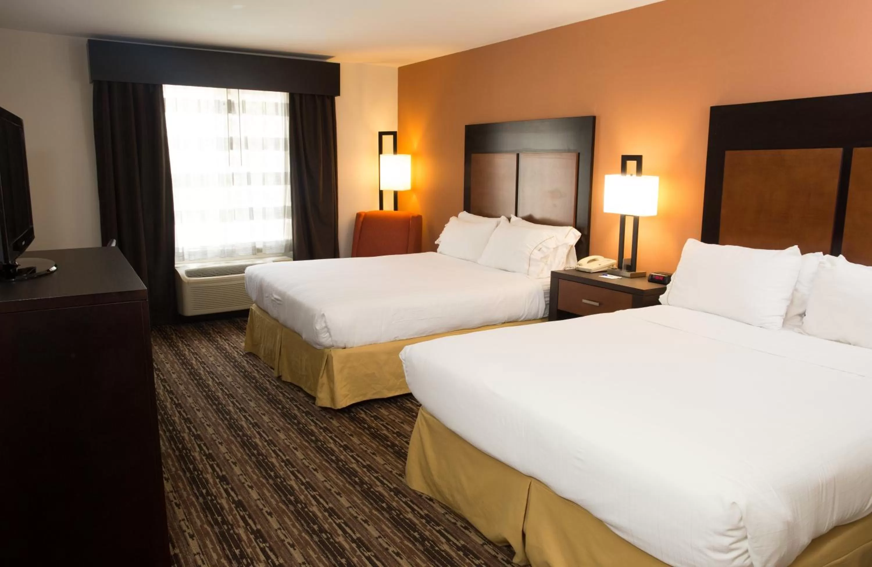 Executive Queen Suite with Two Queen Beds - Non-Smoking in Holiday Inn Express Hotel & Suites Cherokee-Casino by IHG
