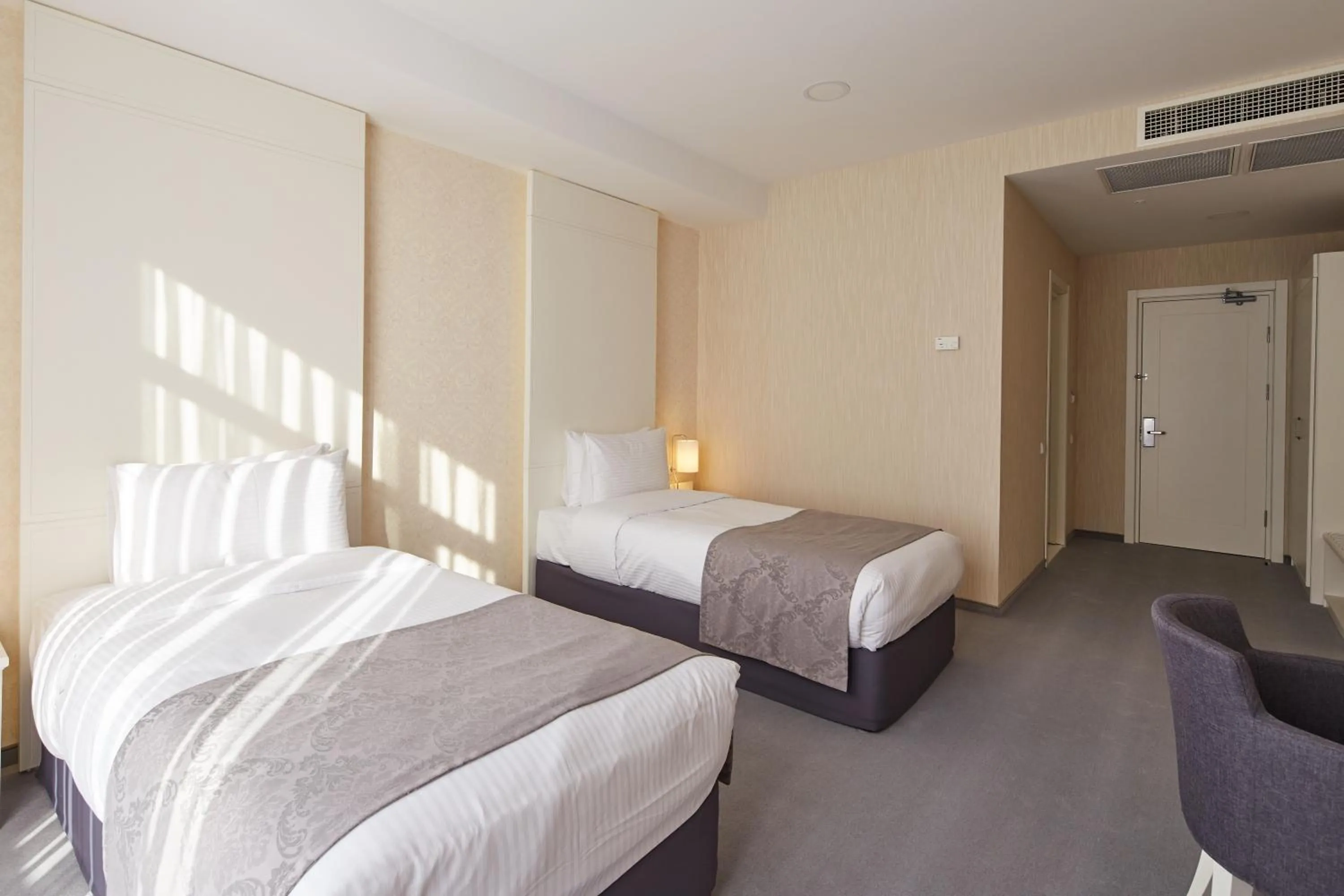 Deluxe Double or Twin Room in Gallery Palace