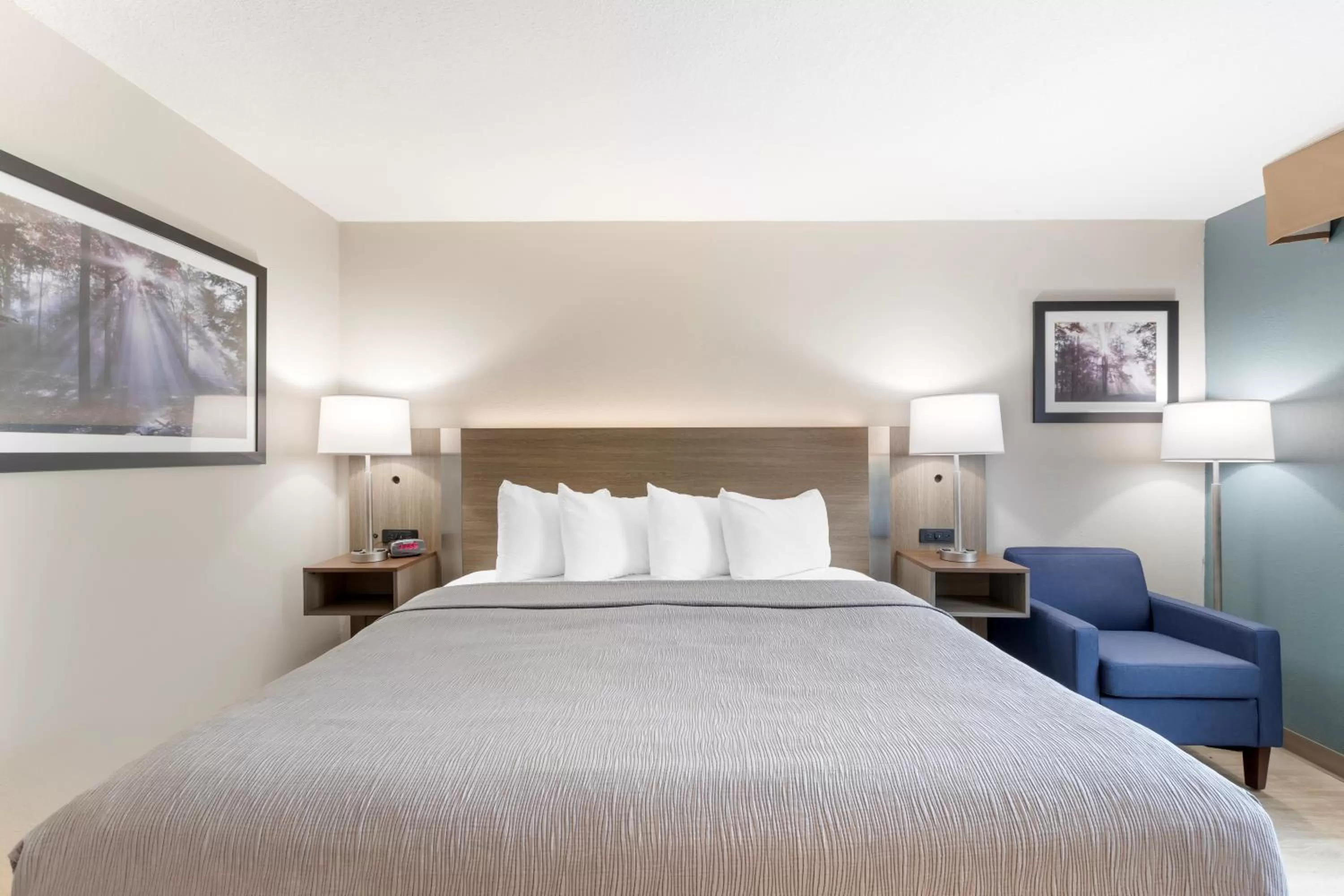 King Room - Accessible/Non Smoking in Quality Inn Newton at I-80