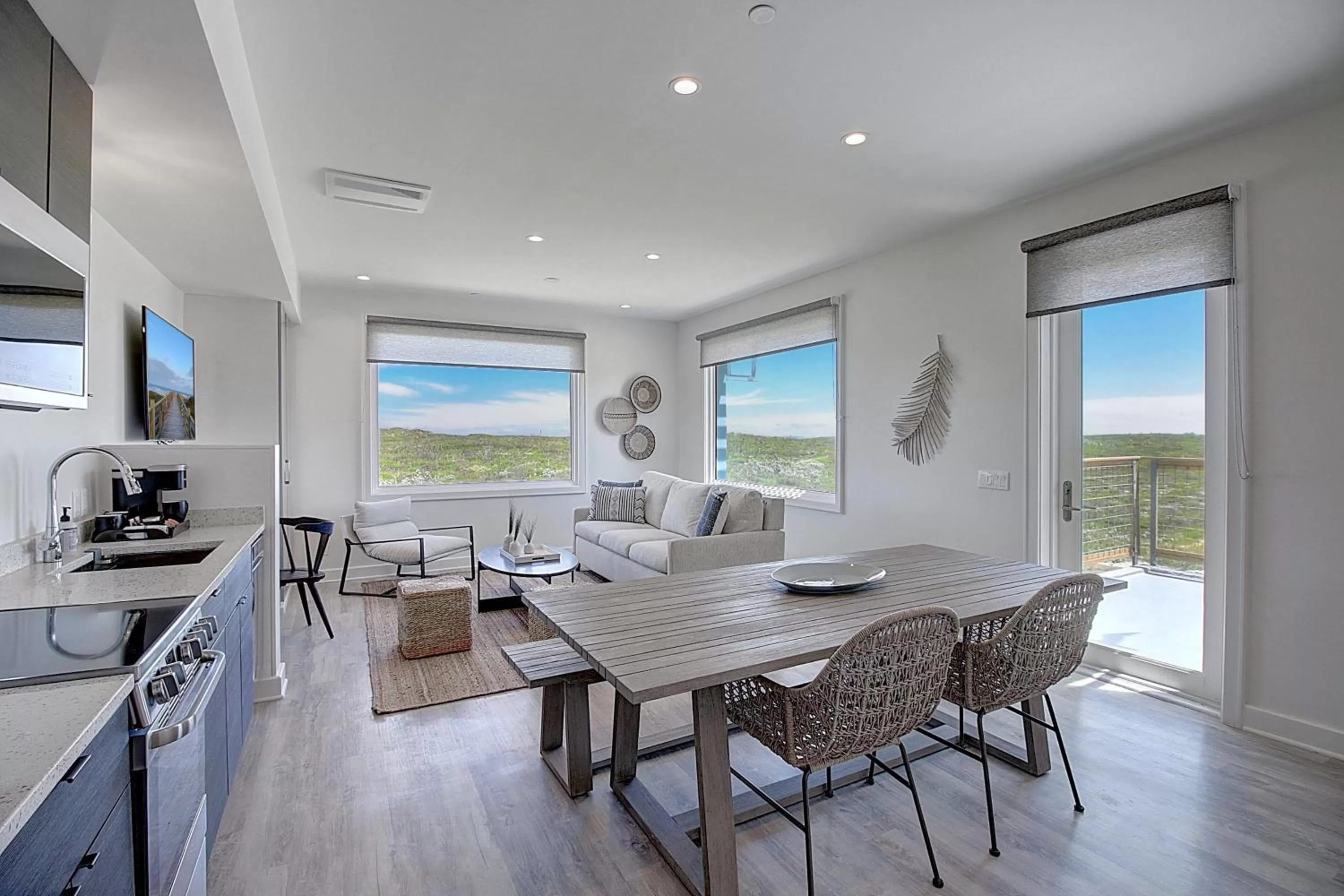 Two-Bedroom Suite in Lively Beach