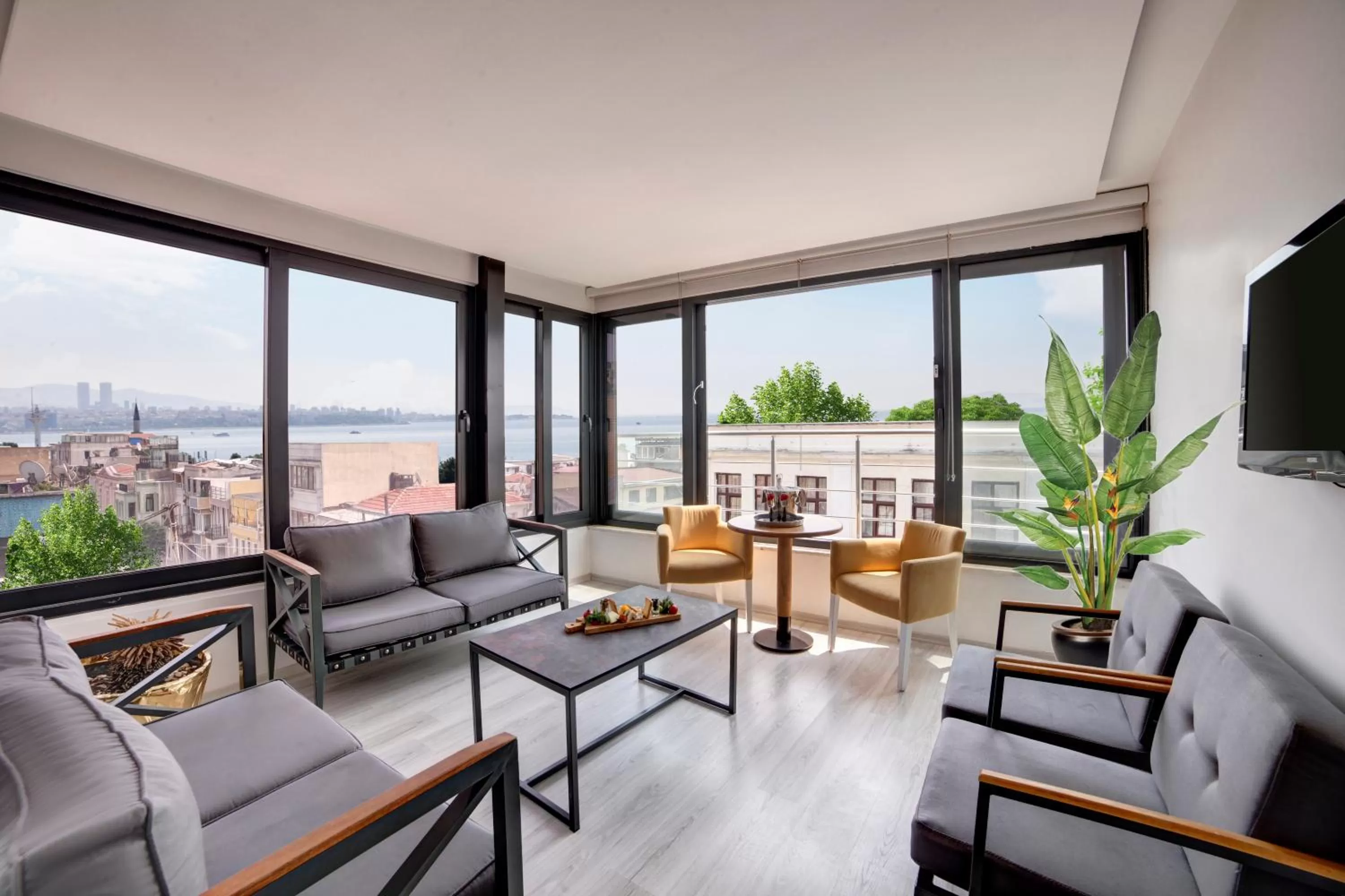 Superior Suite in Skalion Hotel