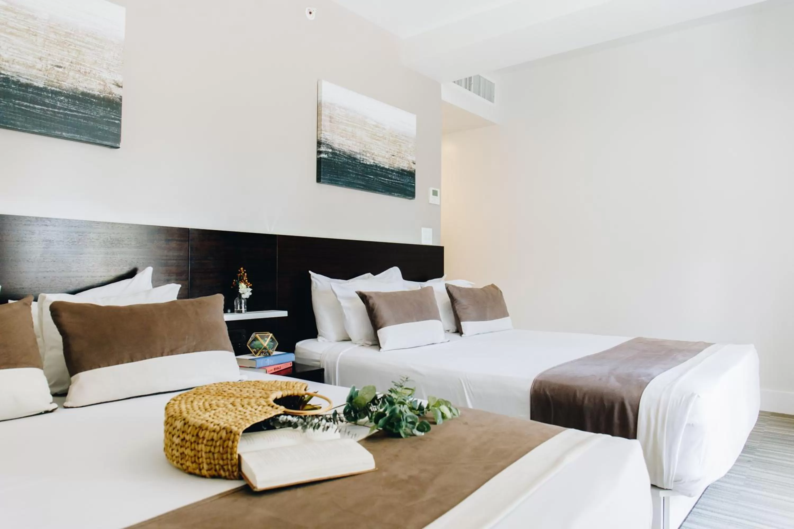 Deluxe City View Two Queen Room in Casa Boutique Hotel