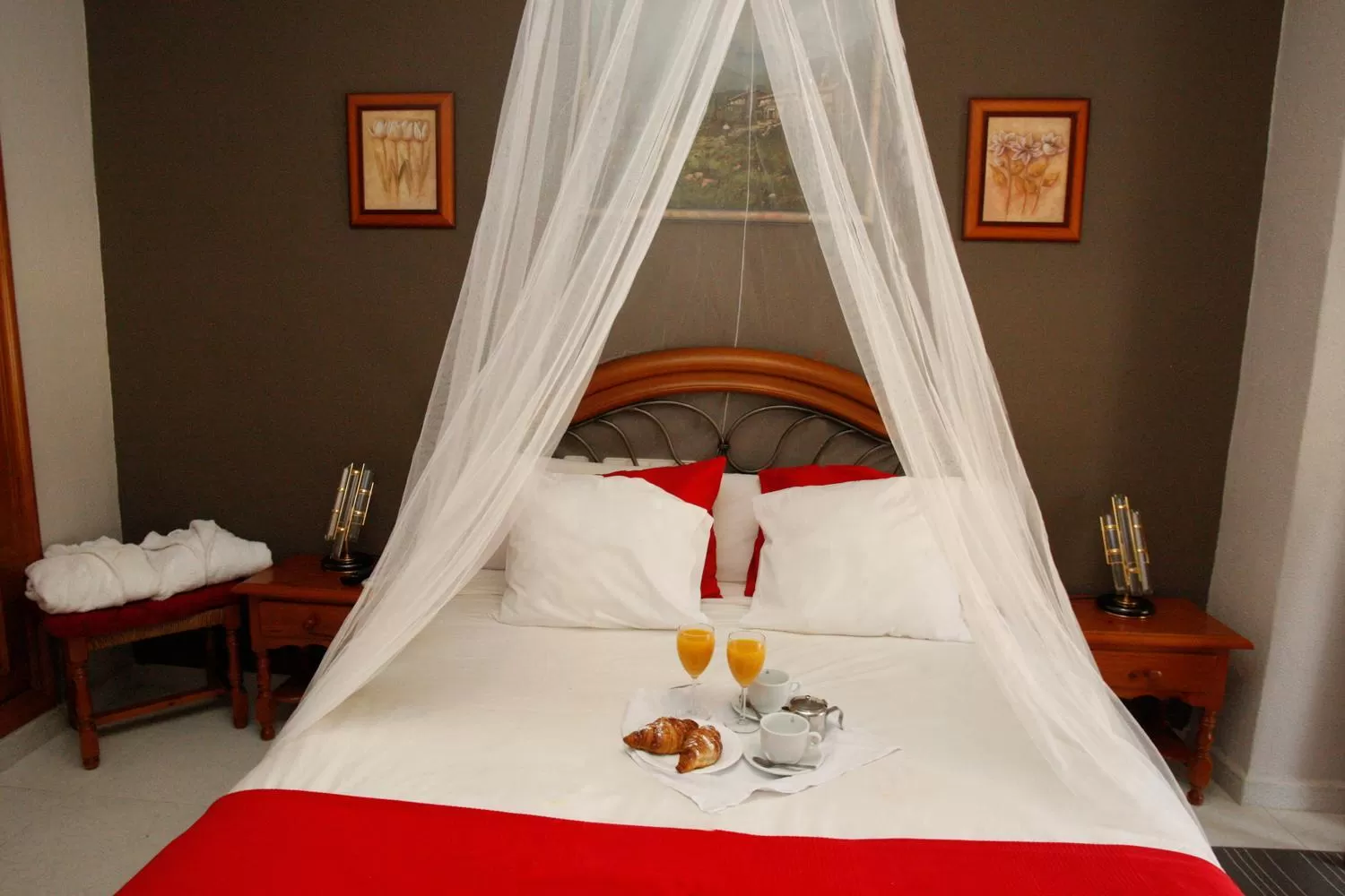 Deluxe Double Room (2 Adults + 1 Child) in Hotel Argos