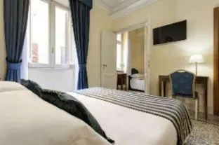 Junior Suite 1 Double Bed in Golden Tulip Rome Piram