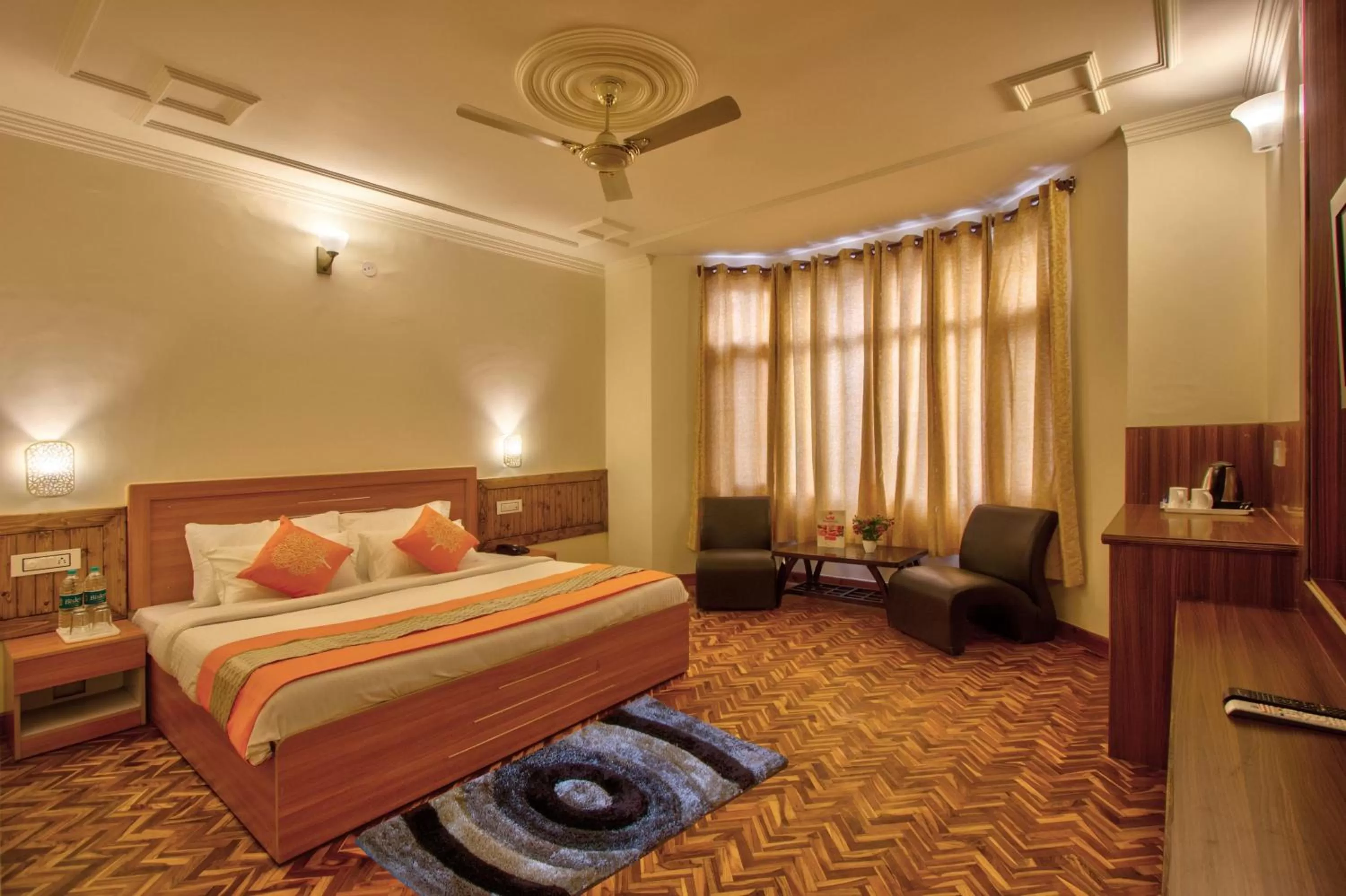 Superior Double Room in Woodstock Inn Manali 800 Mtrs from Mall Road