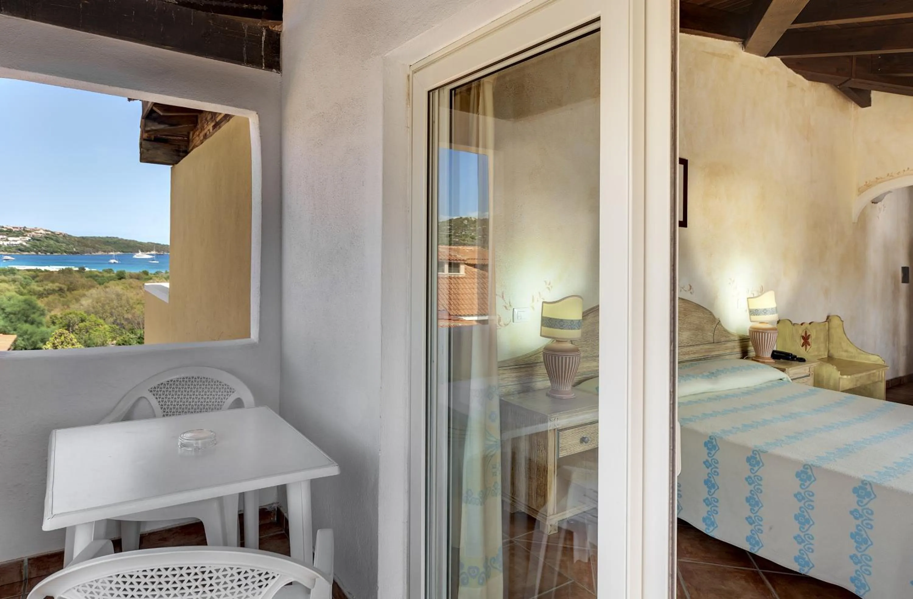 Double or Twin Room with Side Sea View and Balcony in Colonna Beach Hotel Marinella
