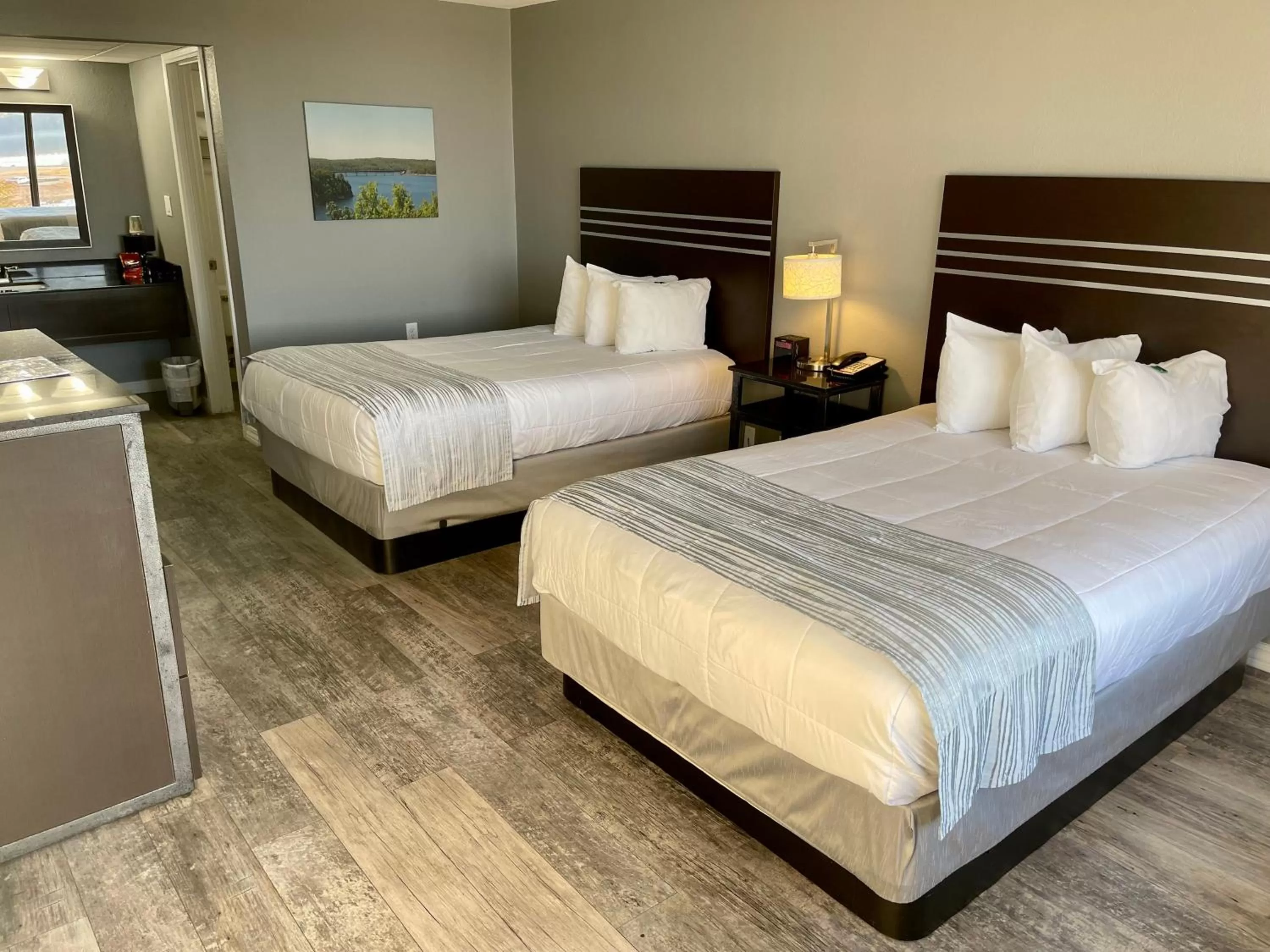 Double Room with Lake View in Lake Norfork Resort