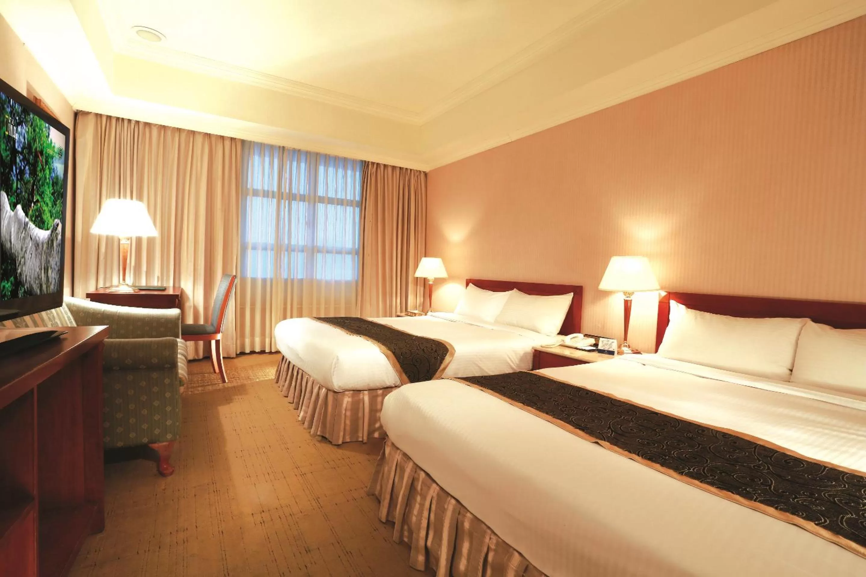 Quadruple Room in Grand Boss Hotel