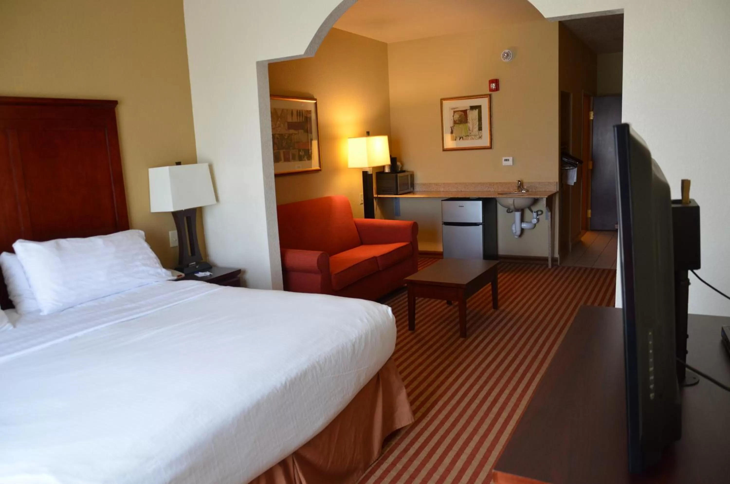 King Suite - Disability Access in Holiday Inn Express Hotel & Suites Amarillo South by IHG