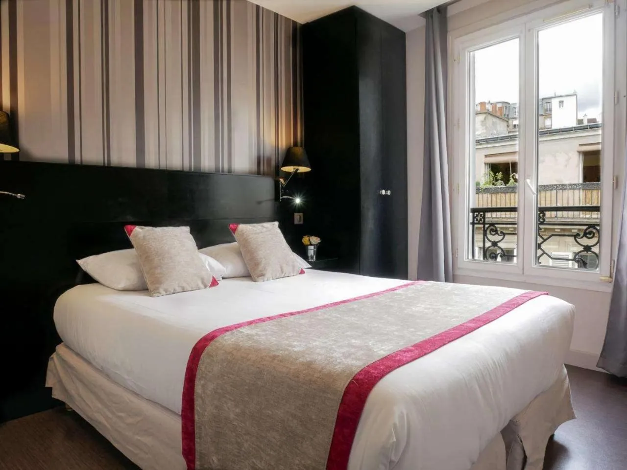Double Room with Private Bathroom in Bonséjour Montmartre