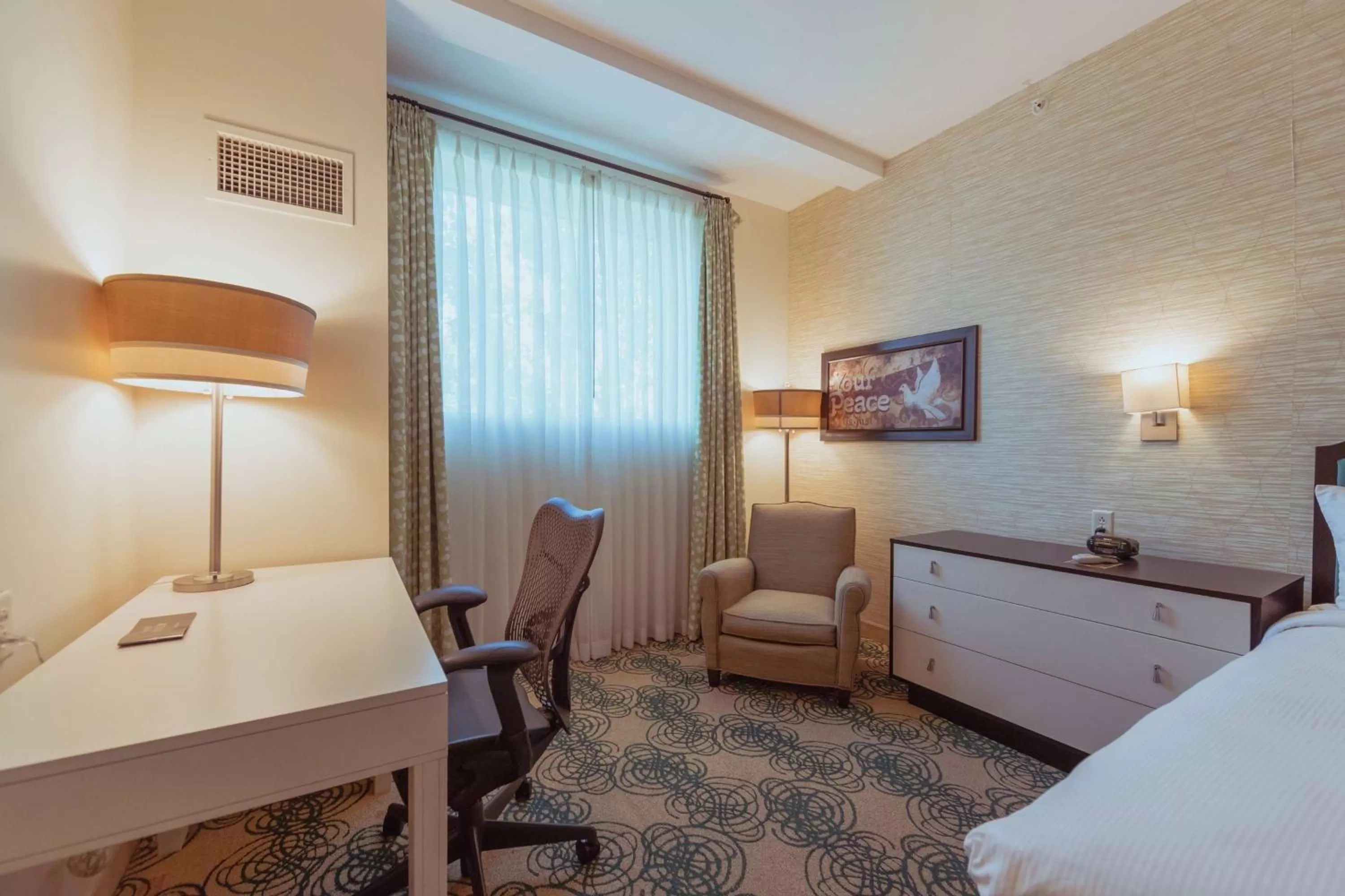 Bedroom, Bed in Hotel Skyler Syracuse, Tapestry Collection by Hilton