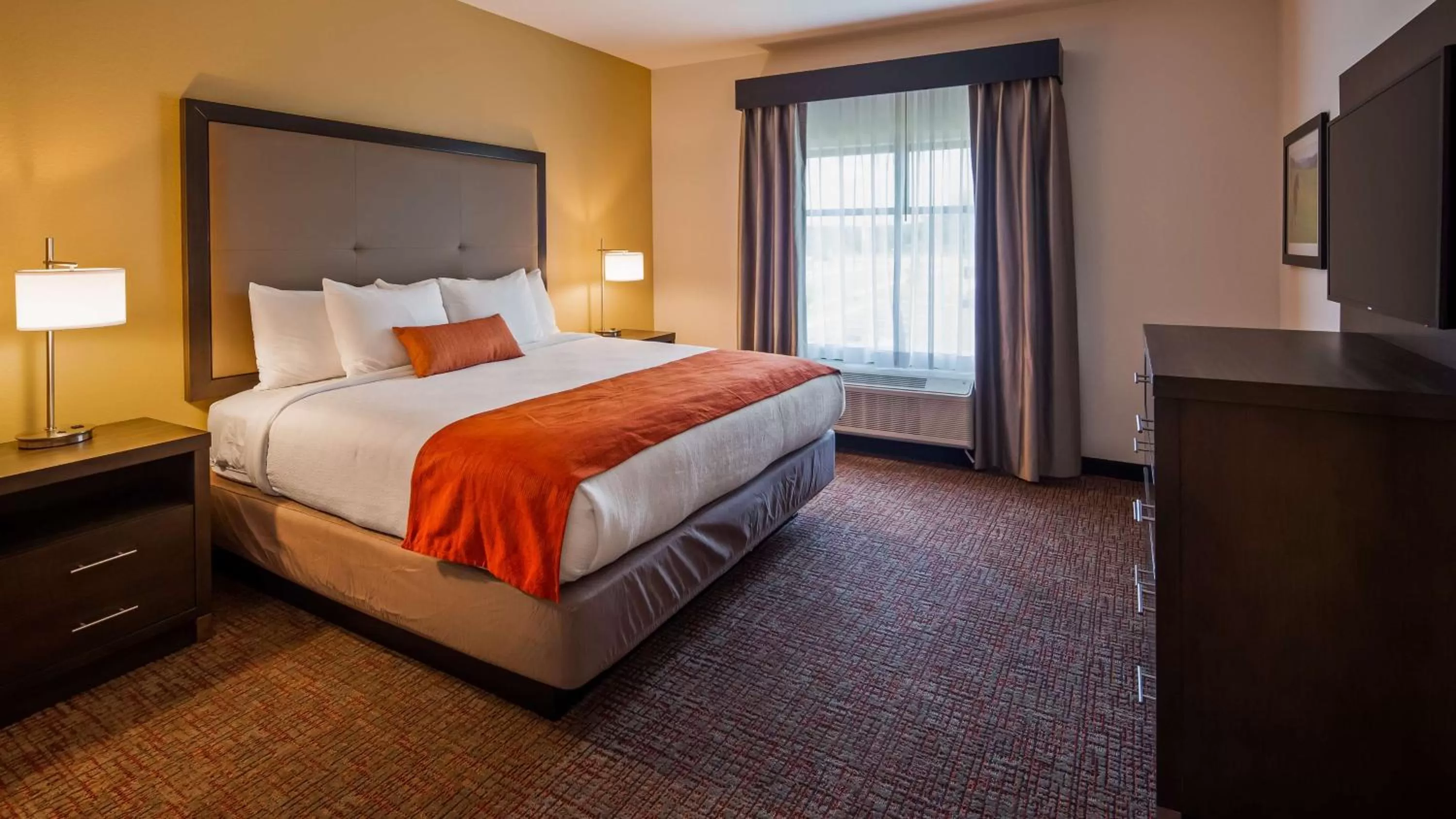 King Room with Walk-in Shower - Disability Access in Best Western Plus Elizabethtown Inn & Suites