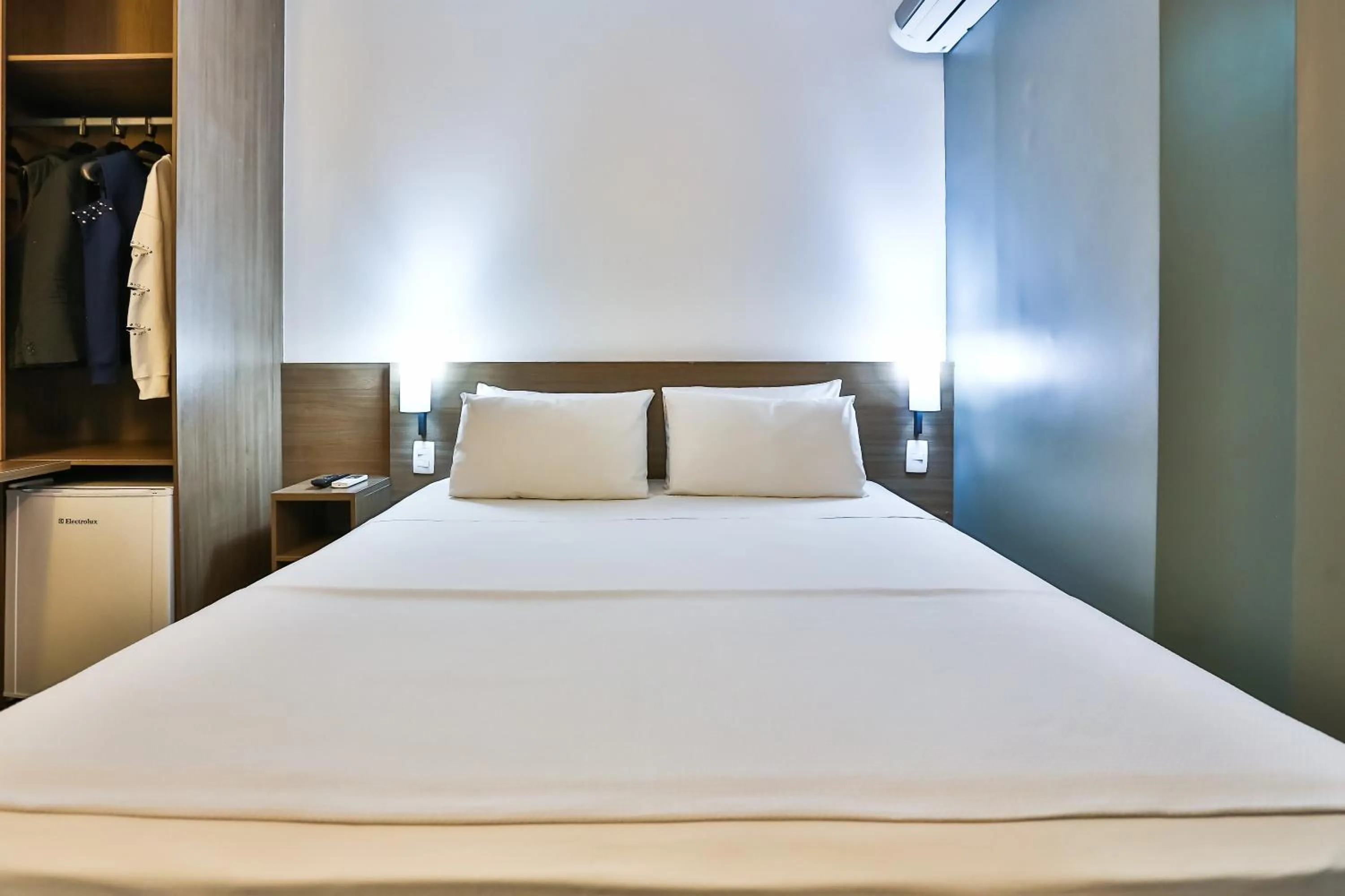 Double Room - single occupancy - Disability Access in San Diego Express Barro Preto