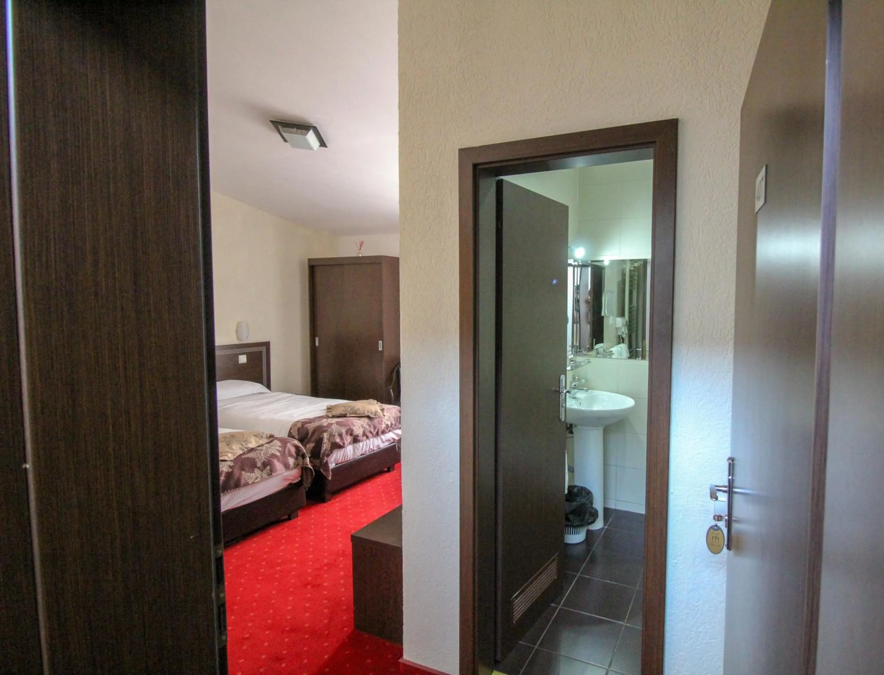 Twin Room with Balcony in Hotel Razvan